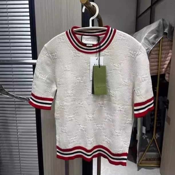 Gucci Gucci White Red GG All-Over Print Knit Tee XS New with Tags Size XS / US 0-2 / IT 36-38 - 1 Thumbnail