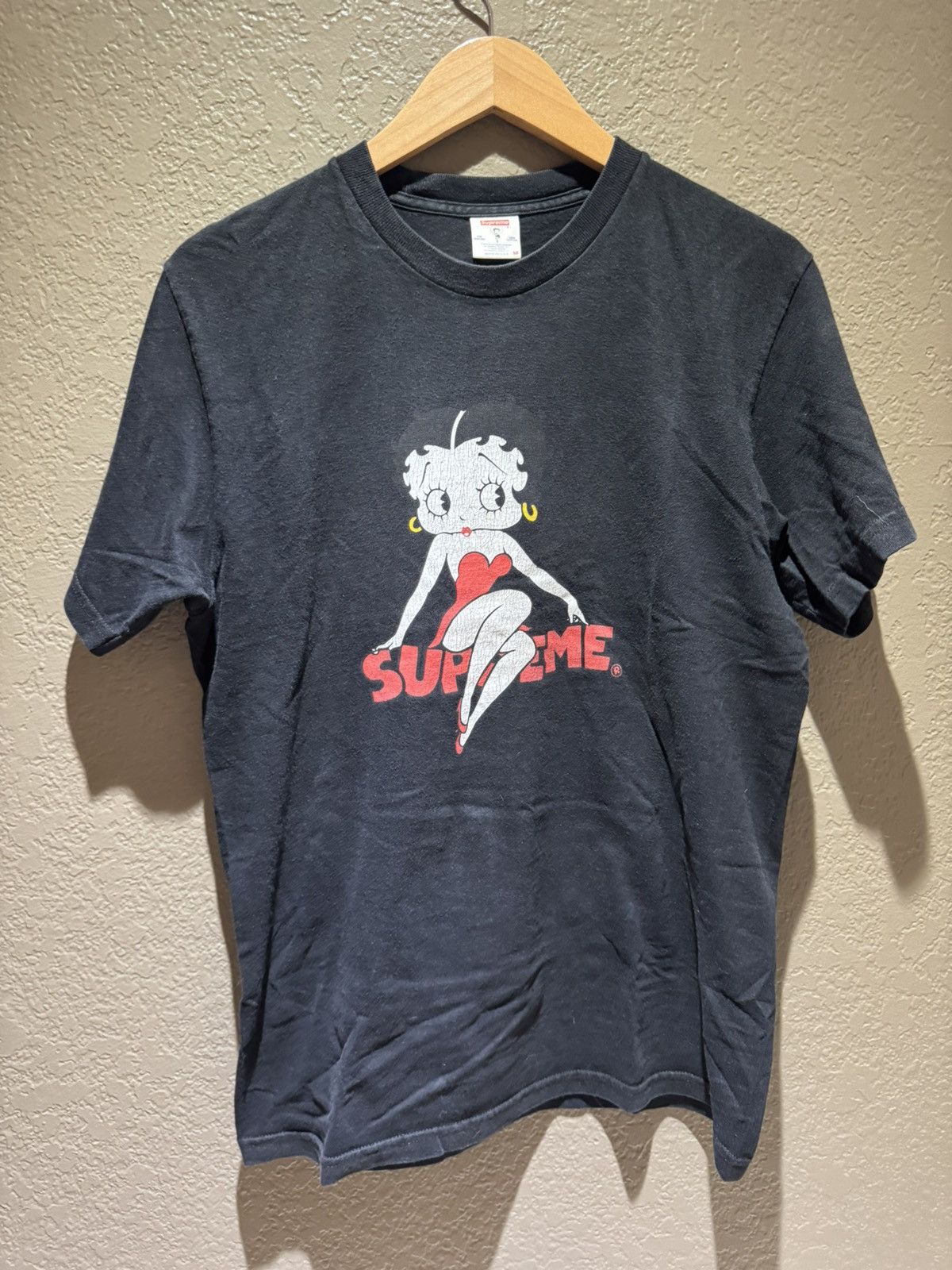 Supreme Supreme Betty Boop Distressed Cracking Black SS 16 Medium Size US M / EU 48-50 / 2 - 1 Thumbnail