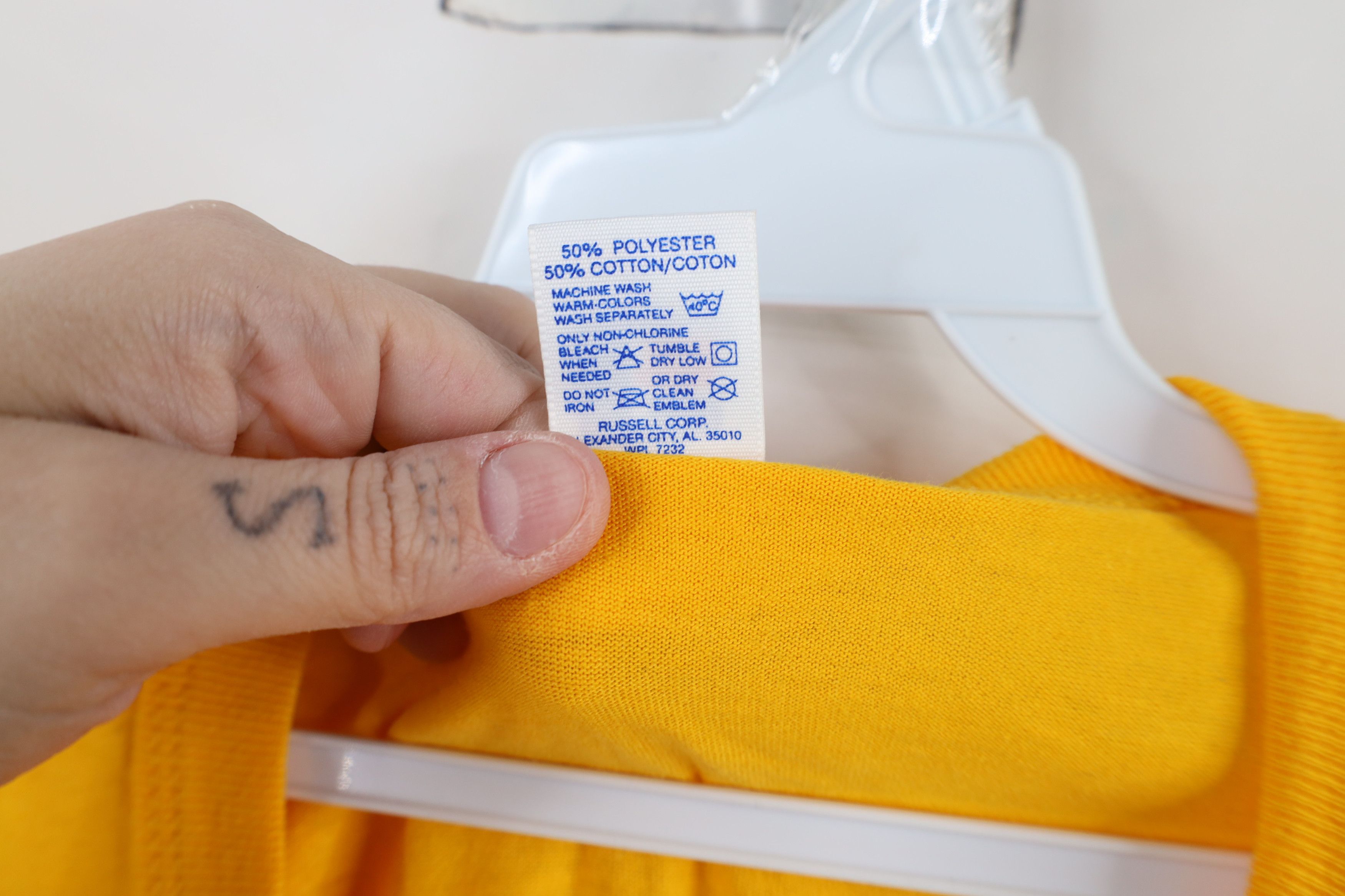 Russell Athletic × Vintage Vintage 90s Russell Athletic University Basketball T-Shirt Size US XL / EU 56 / 4 - 9 Thumbnail