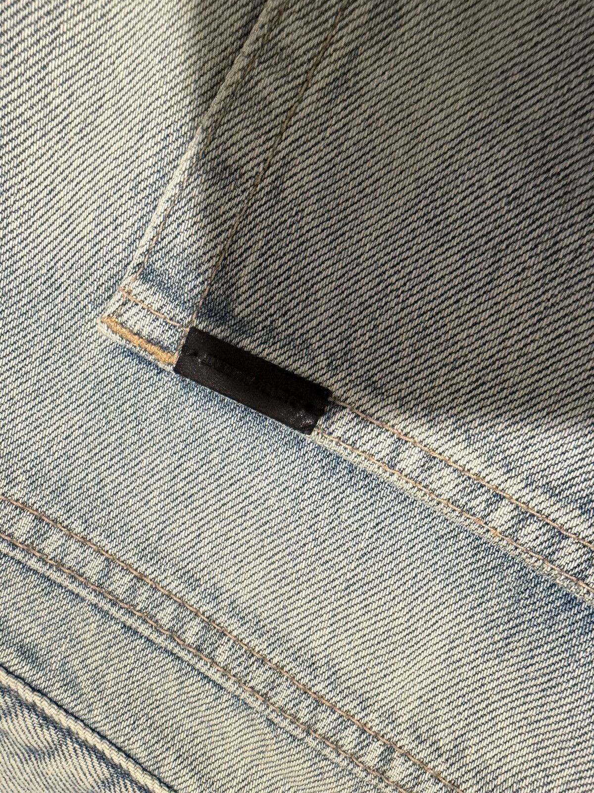Saint Laurent Paris Saint Laurent men’s blue slim fit jeans. 33. $890 Size US 33 - 13 Thumbnail