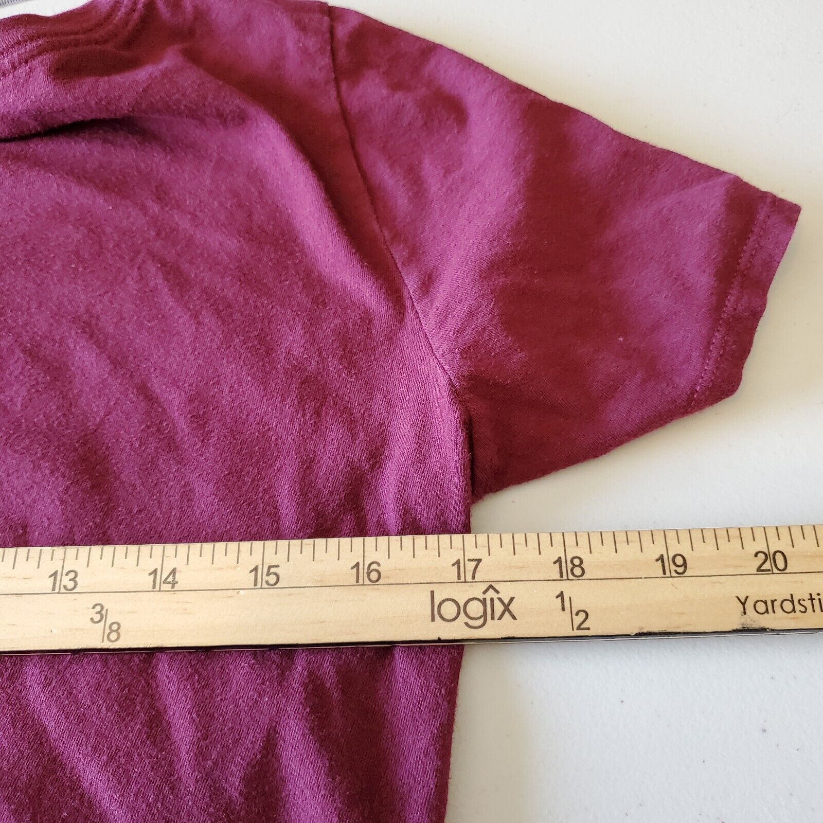 Nike The Nike Tee Shirt Women Small Athletic Cut T-Shirt Maroon Size S / US 4 / IT 40 - 3 Thumbnail