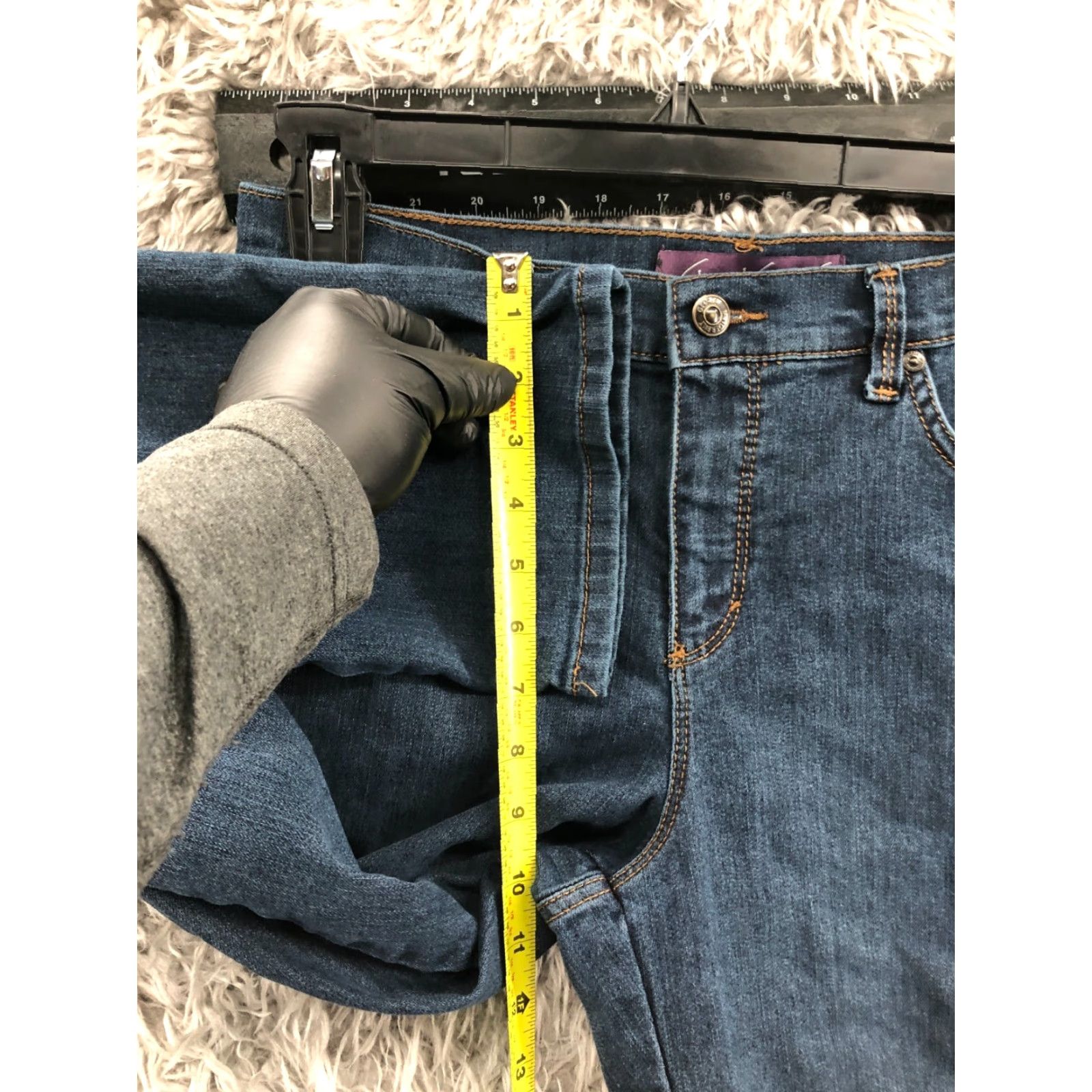 Gloria Vanderbilt Gloria Vanderbilt Amanda Jeans Size 6 Womens Medium Blue Denim Straight 5-Pocket Regular Waist 28 Inseam 28 in Model Gloria Vanderbilt Size 28" / US 6 / IT 42 - 4 Thumbnail