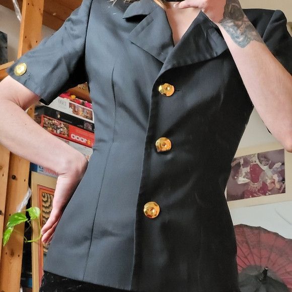 Givenchy Givenchy vintage short blazer golden buttons Size S / US 4 / IT 40 - 2 Thumbnail