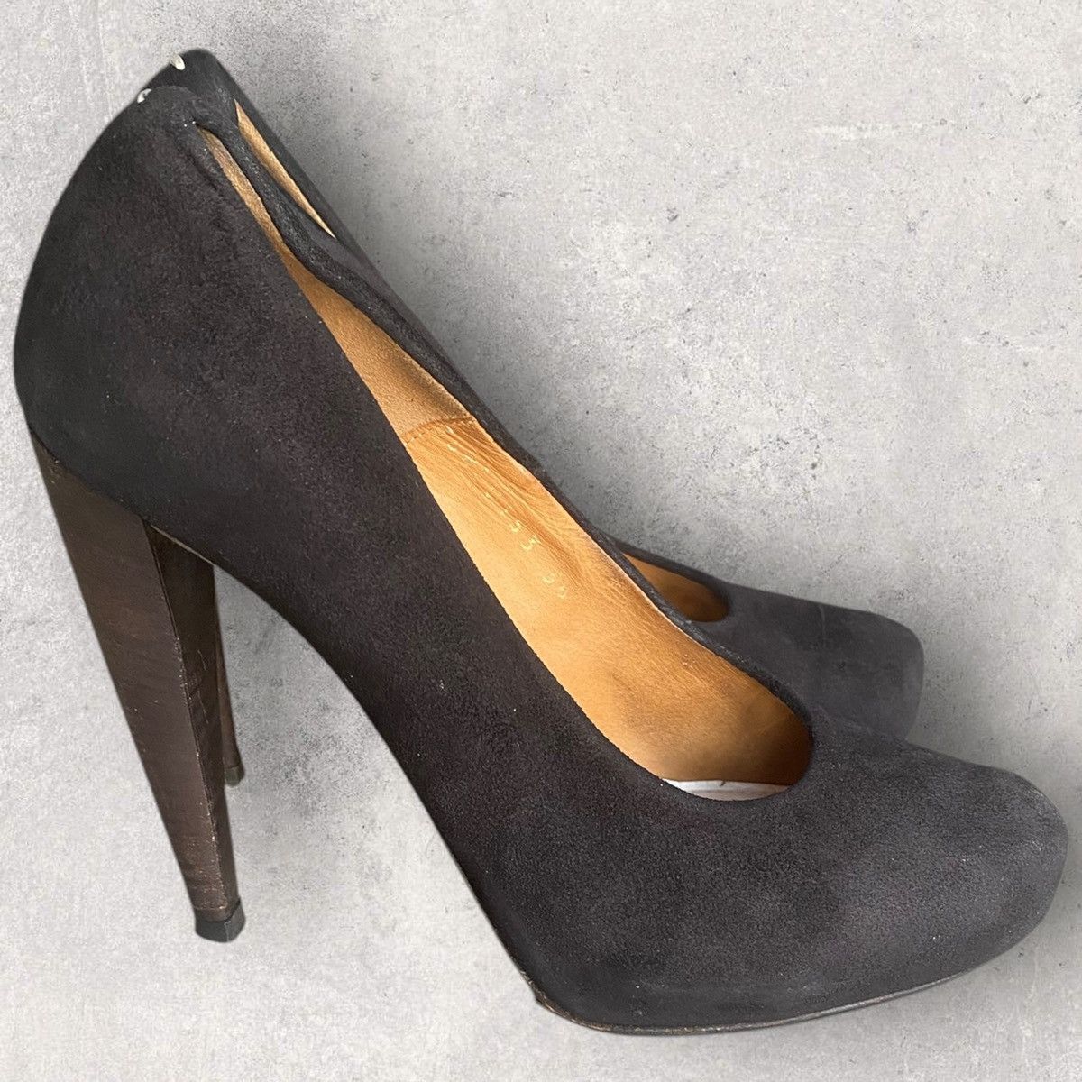 Maison Margiela Margiela Black Suede Pump Size US 6 / IT 36 - 2 Thumbnail