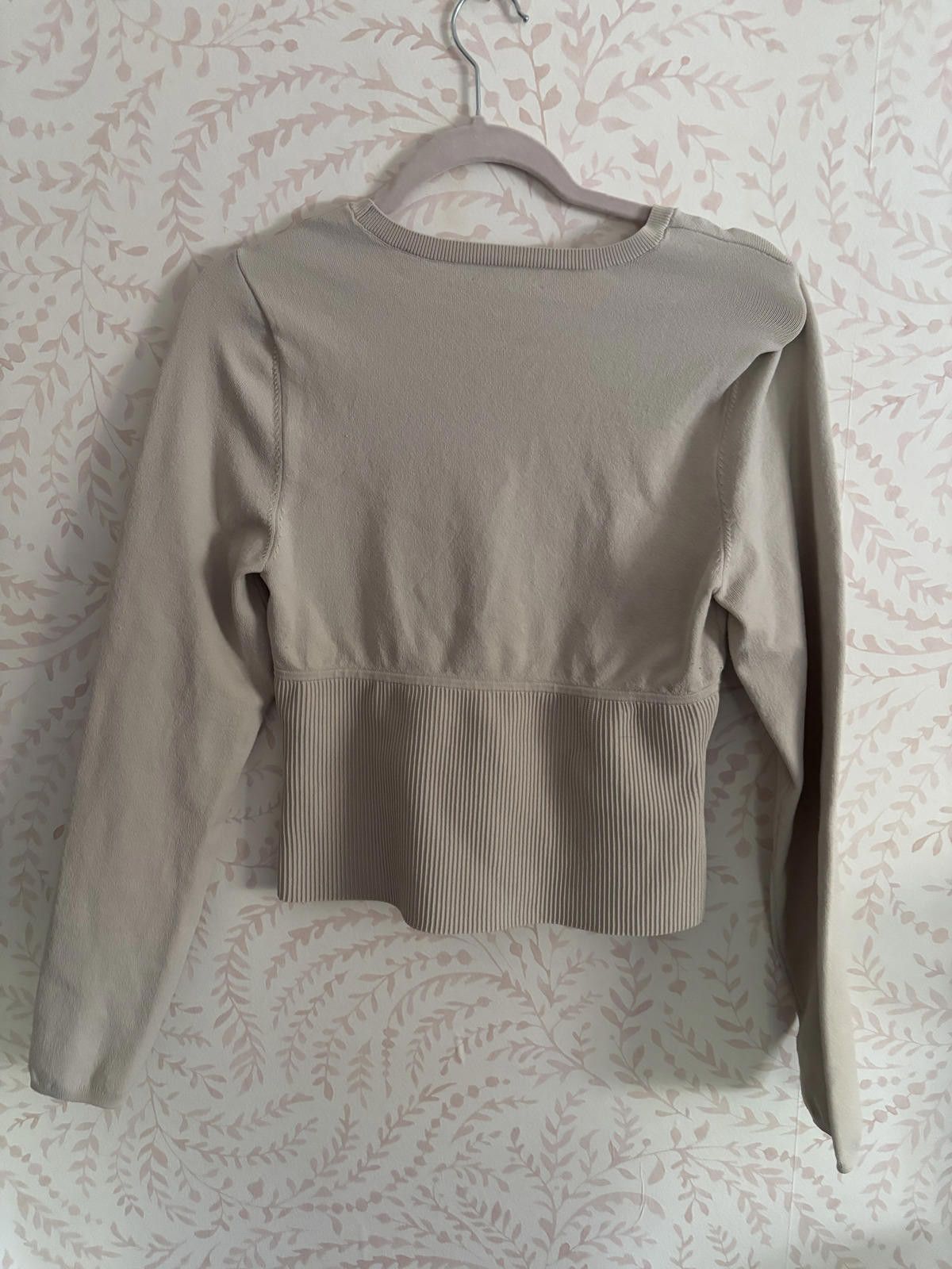 Aritzia Aritizia Babaton Beige Long Sleeve Contour Sweater XL Size XL / US 12-14 / IT 48-50 - 4 Thumbnail