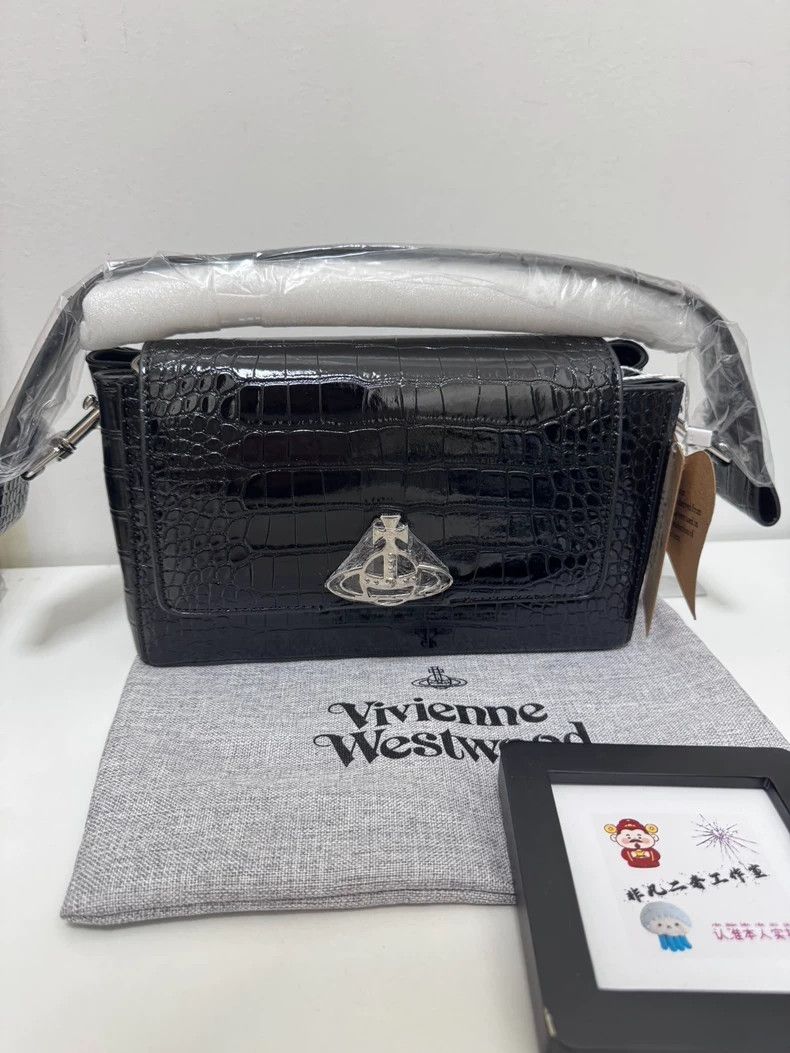 Vivienne Westwood Vivienne Westwood size os Black Crocodile Pattern Shoulder Size ONE SIZE - 2 Thumbnail