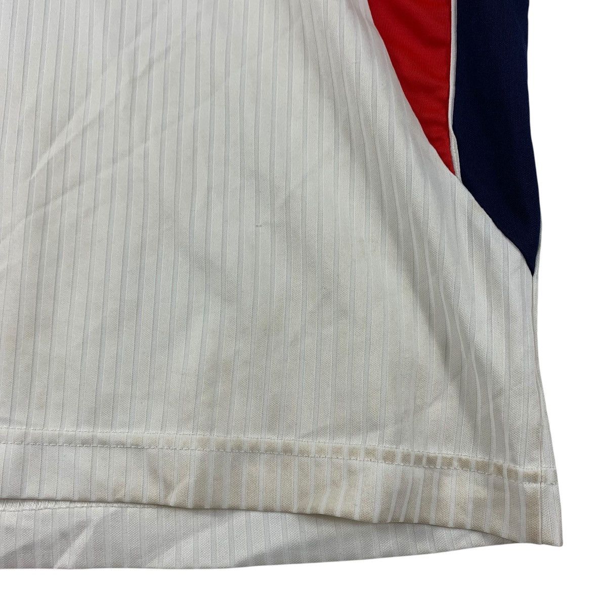 Umbro Vintage UMBRO ENGLAND 1997/98 Home kit football jersey Size US M / EU 48-50 / 2 - 8 Thumbnail