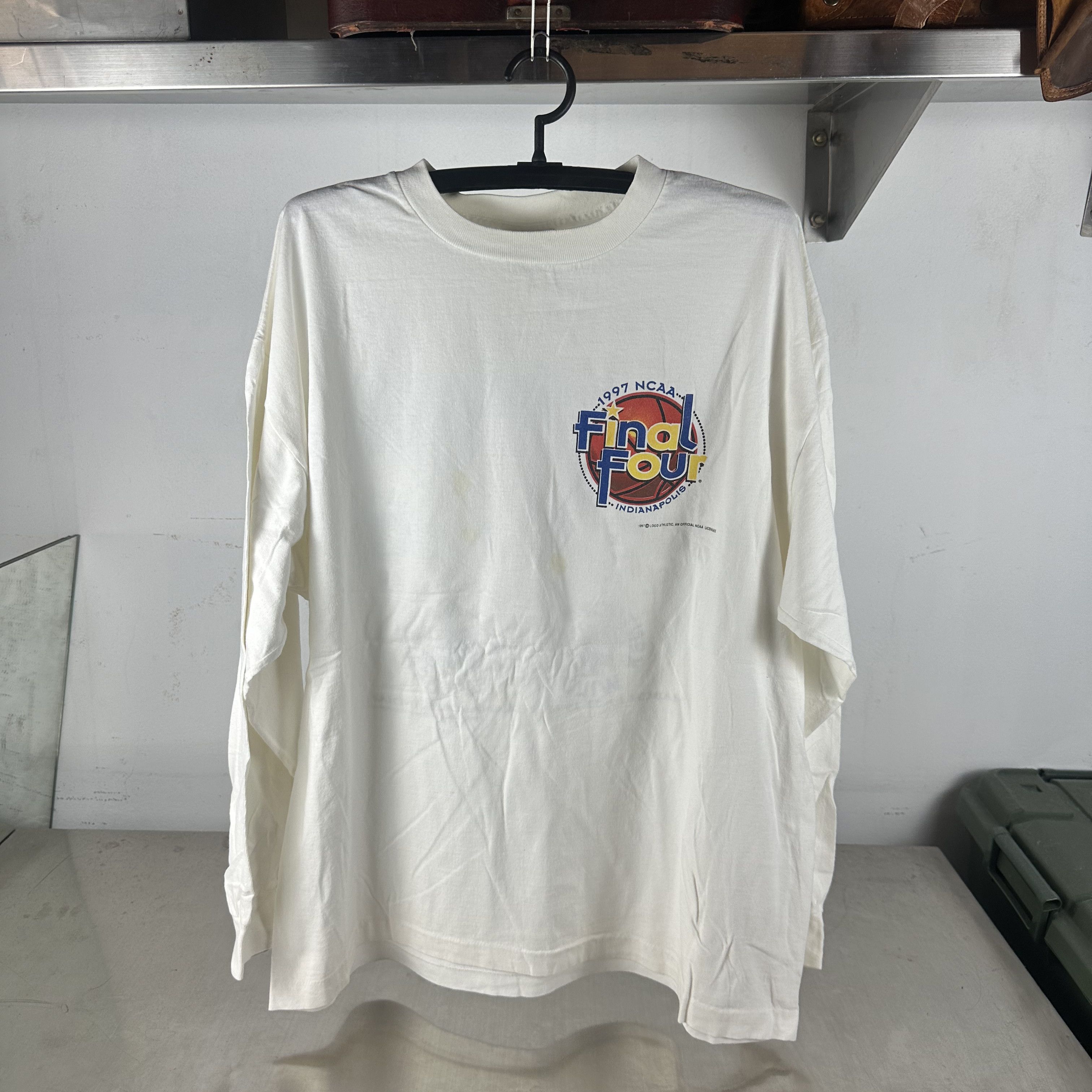 Vintage 1997 NCAA College Basketball Final Four Long Sleeves Tee Size US XL / EU 56 / 4 - 2 Thumbnail