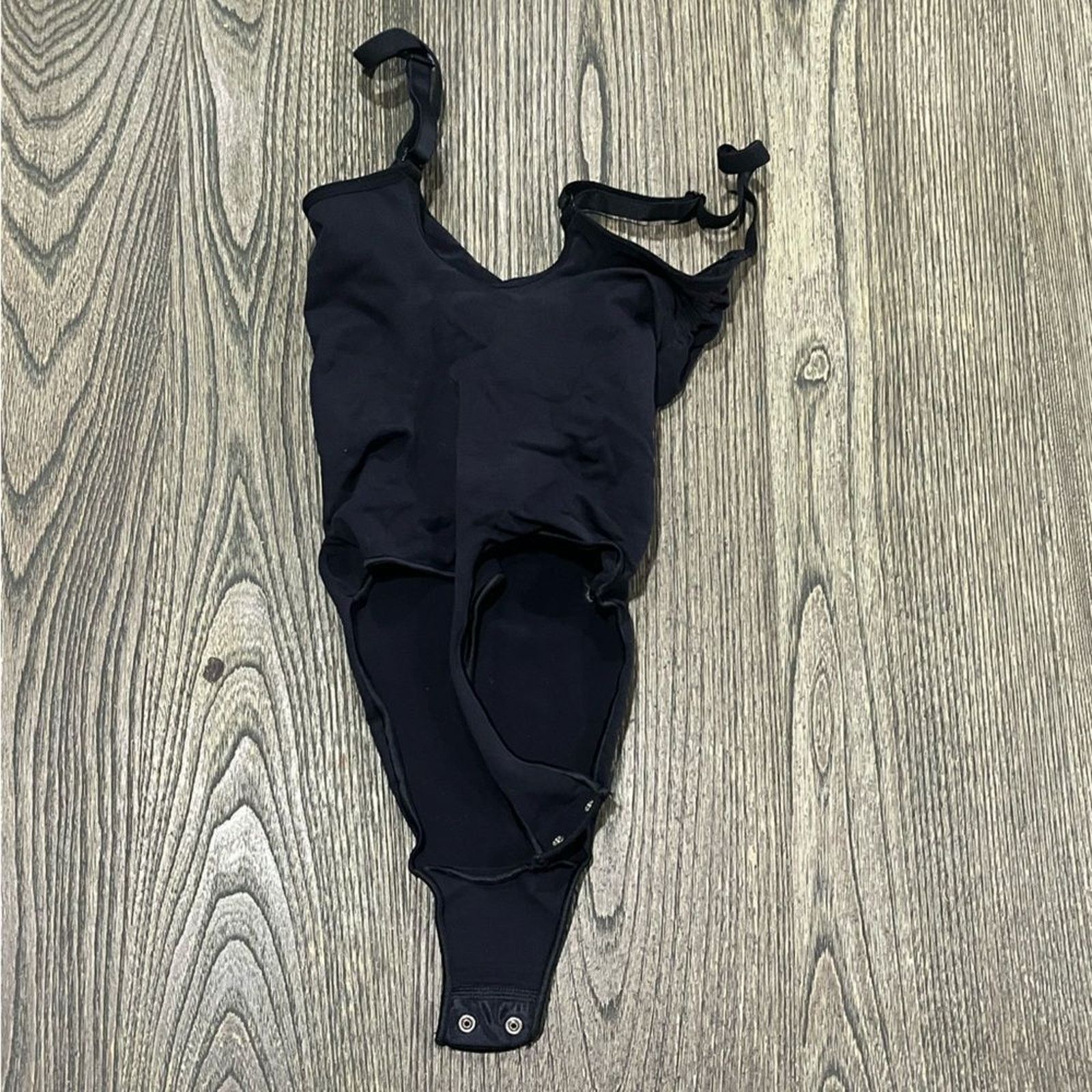 SKIMS NWOT Skims Seamless Sculpt Thong Bodysuit Scoop Neck Onyx S Size S / US 4 / IT 40 - 4 Thumbnail