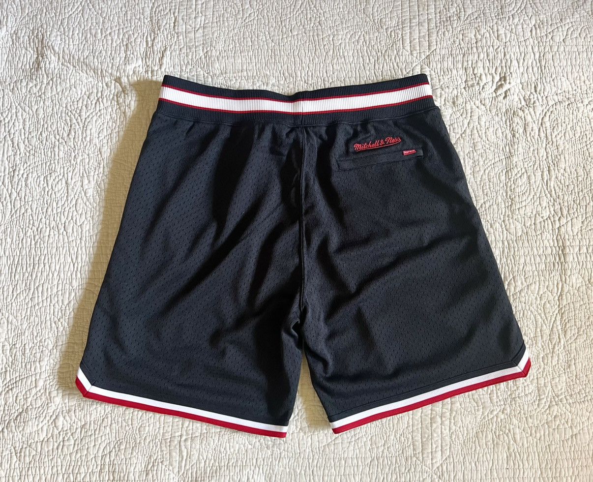 Mitchell & Ness × Supreme Supreme X Mitchell & Ness Black Mesh Basketball Shorts Sz M Size US 32 / EU 48 - 3 Thumbnail