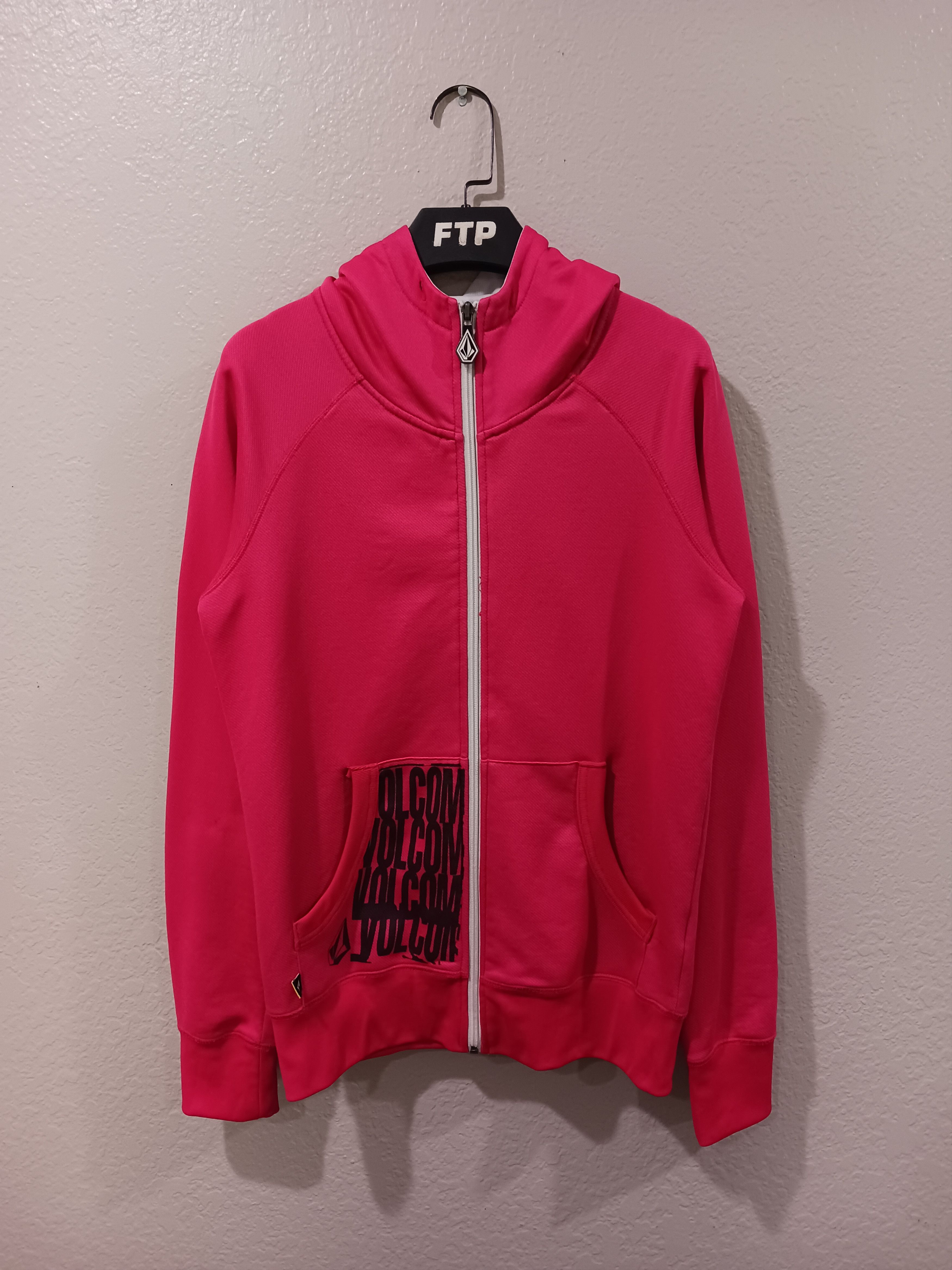 Vintage Volcom "Repeat Spell Out Logo" Vintage 2000s Zip-Up Hoodie Size S / US 4 / IT 40 - 1 Thumbnail