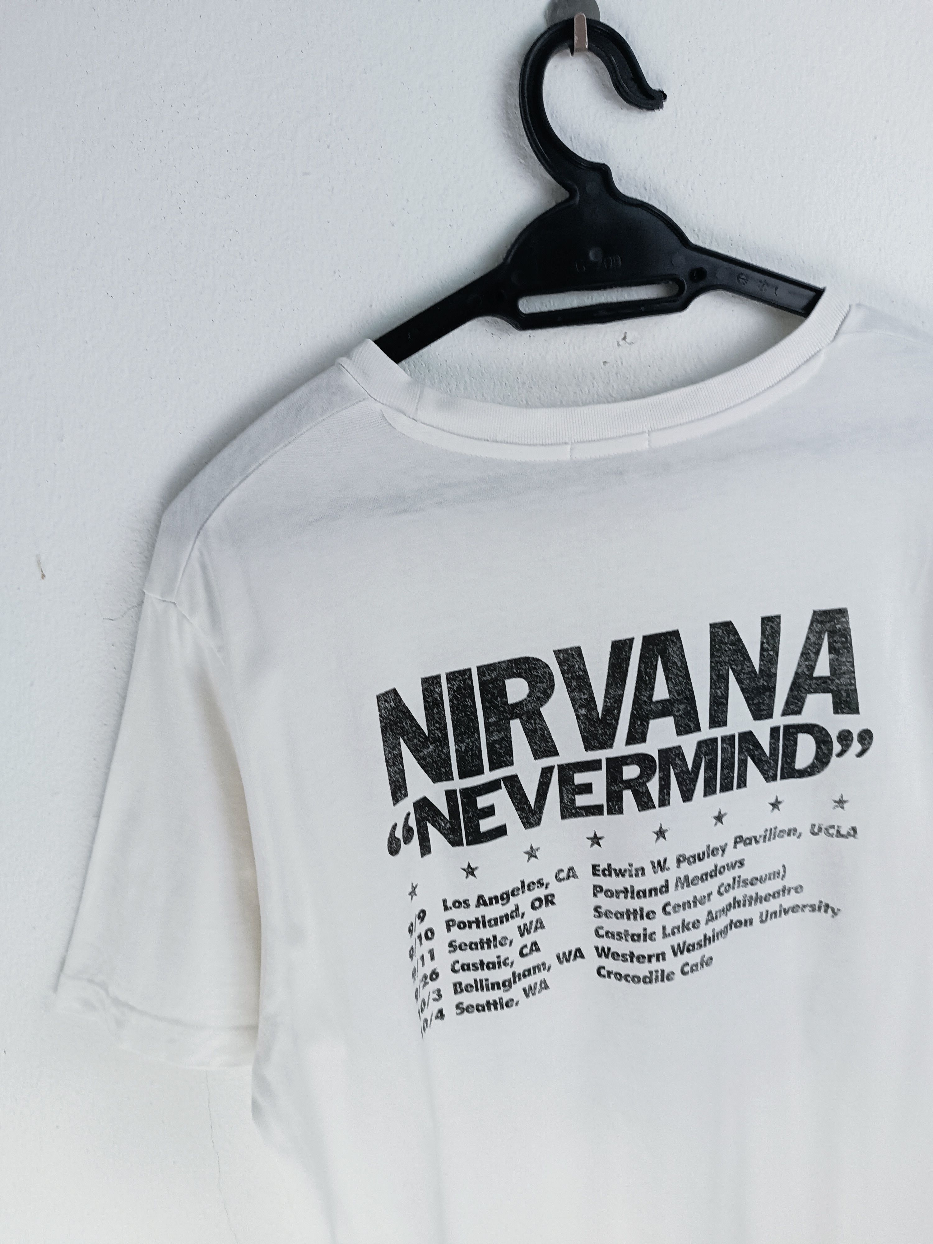 Vintage VINTAGE NIRVANA IN CONCERT ROCKING NEVERMIND 1992 GRUNGE TEE Size US M / EU 48-50 / 2 - 10 Thumbnail