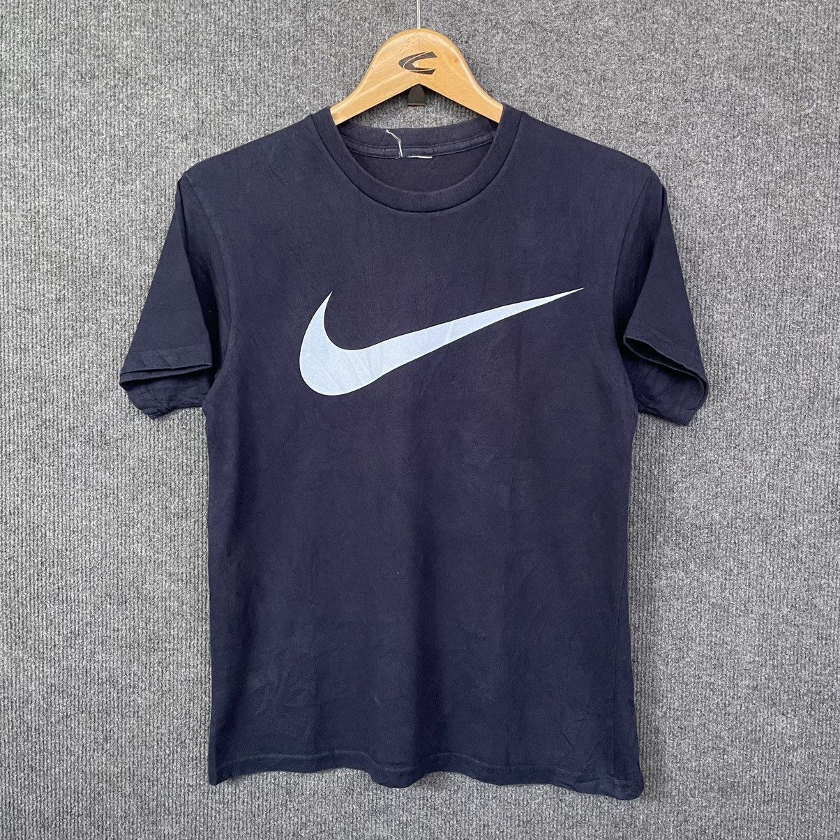 Nike × Vintage 1996 Nike Solo Swoosh T Shirt Size US S / EU 44-46 / 1 - 1 Thumbnail