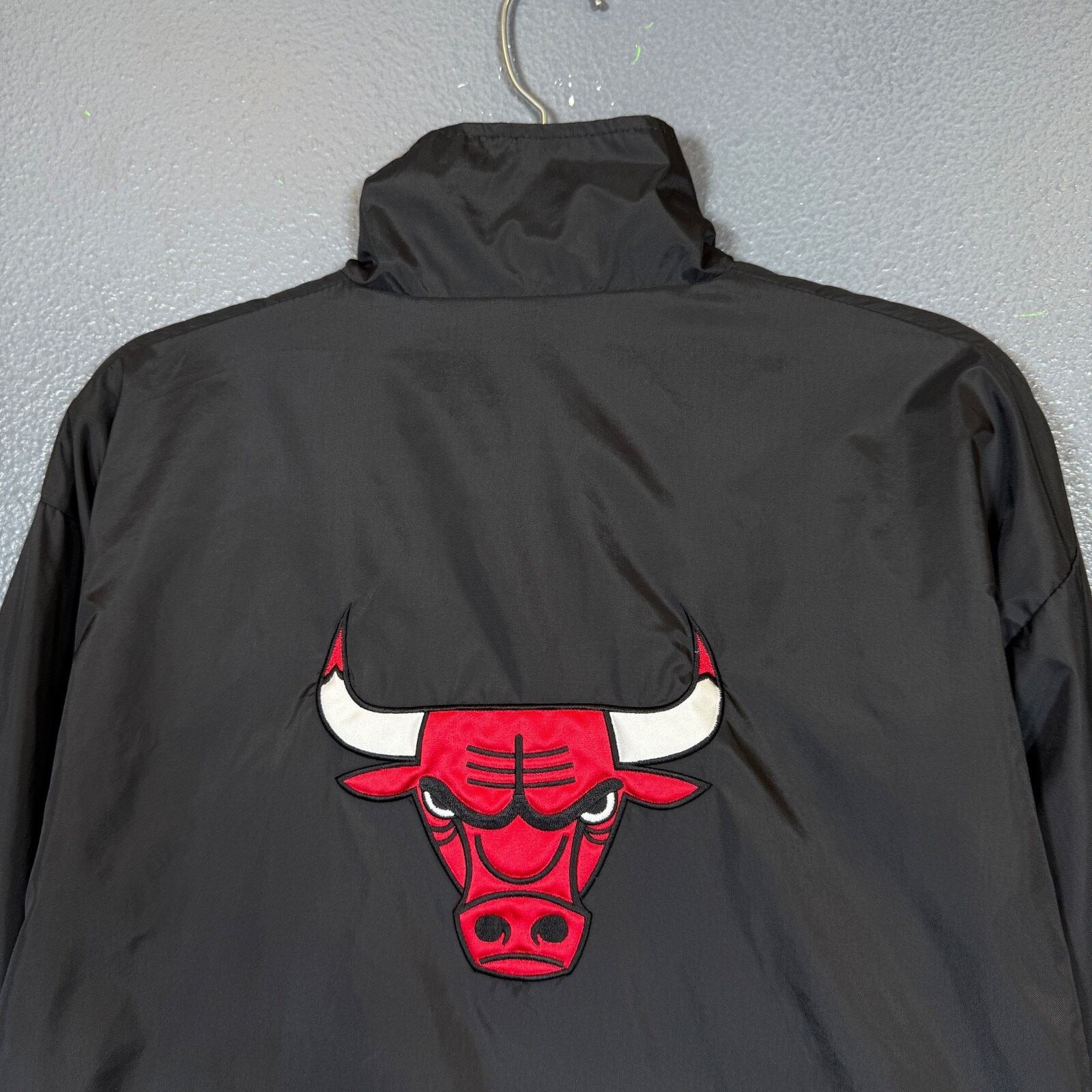 Starter Starter XL men Black Chicago Bulls NBA Nylon jacket vintage Size US XL / EU 56 / 4 - 2 Thumbnail