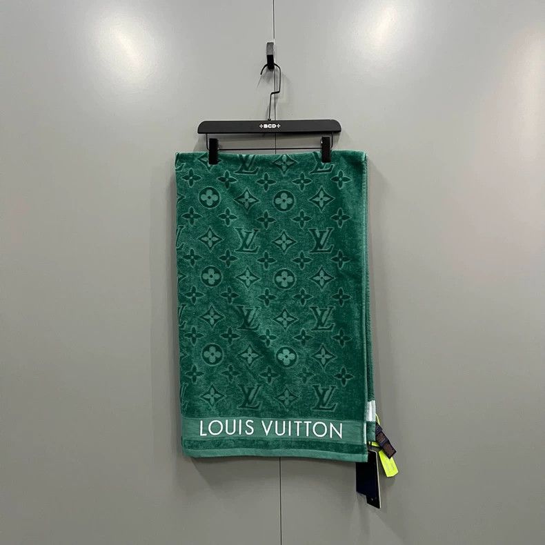 Louis Vuitton Louis Vuitton Green presbyopic towel Size ONE SIZE - 2 Thumbnail