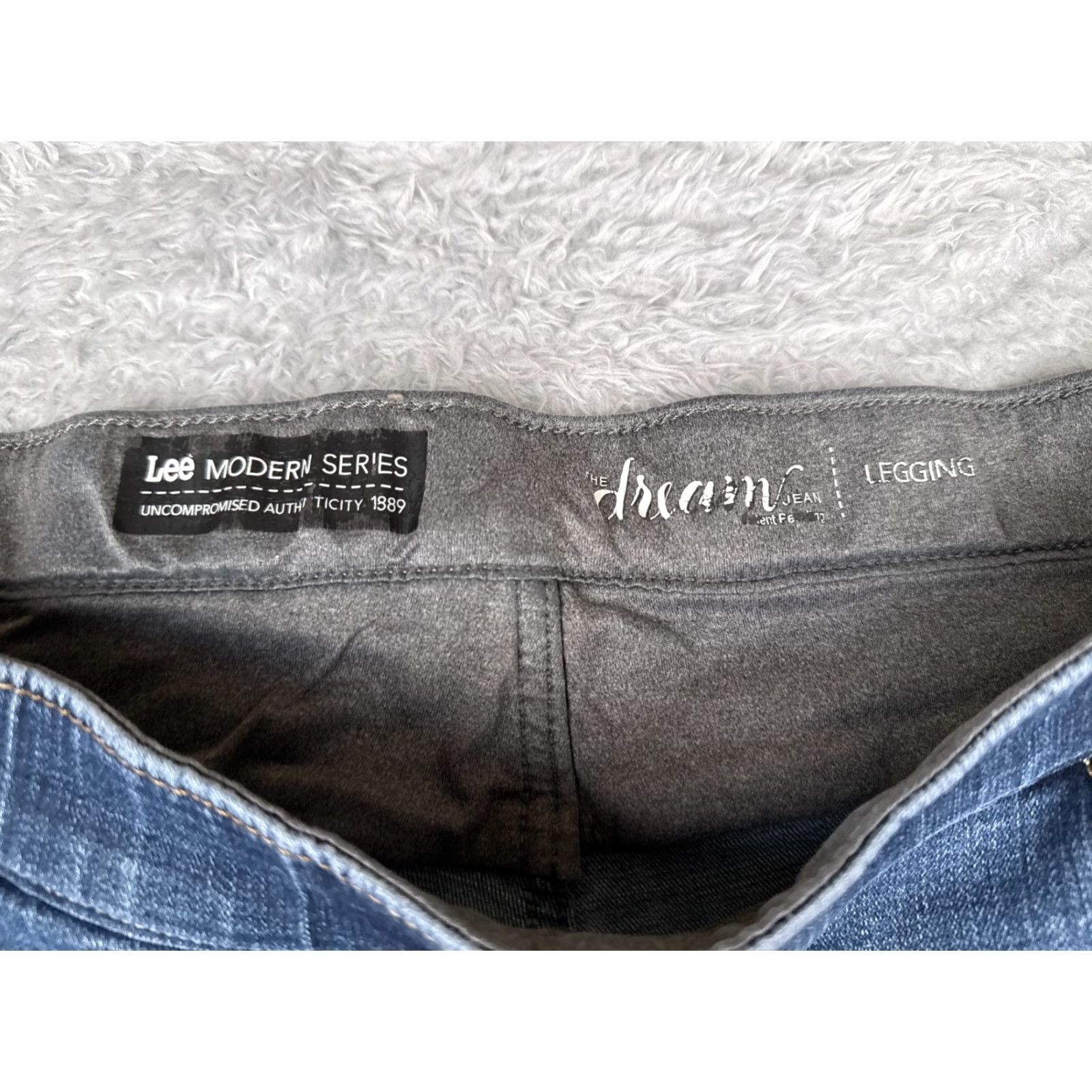 Lee Lee Jeans Women 18W Blue Denim Mid Rise Bootcut 5-Pocket Design Cotton Blend 39x28 Plus Size Size 40" / US 18 - 5 Thumbnail