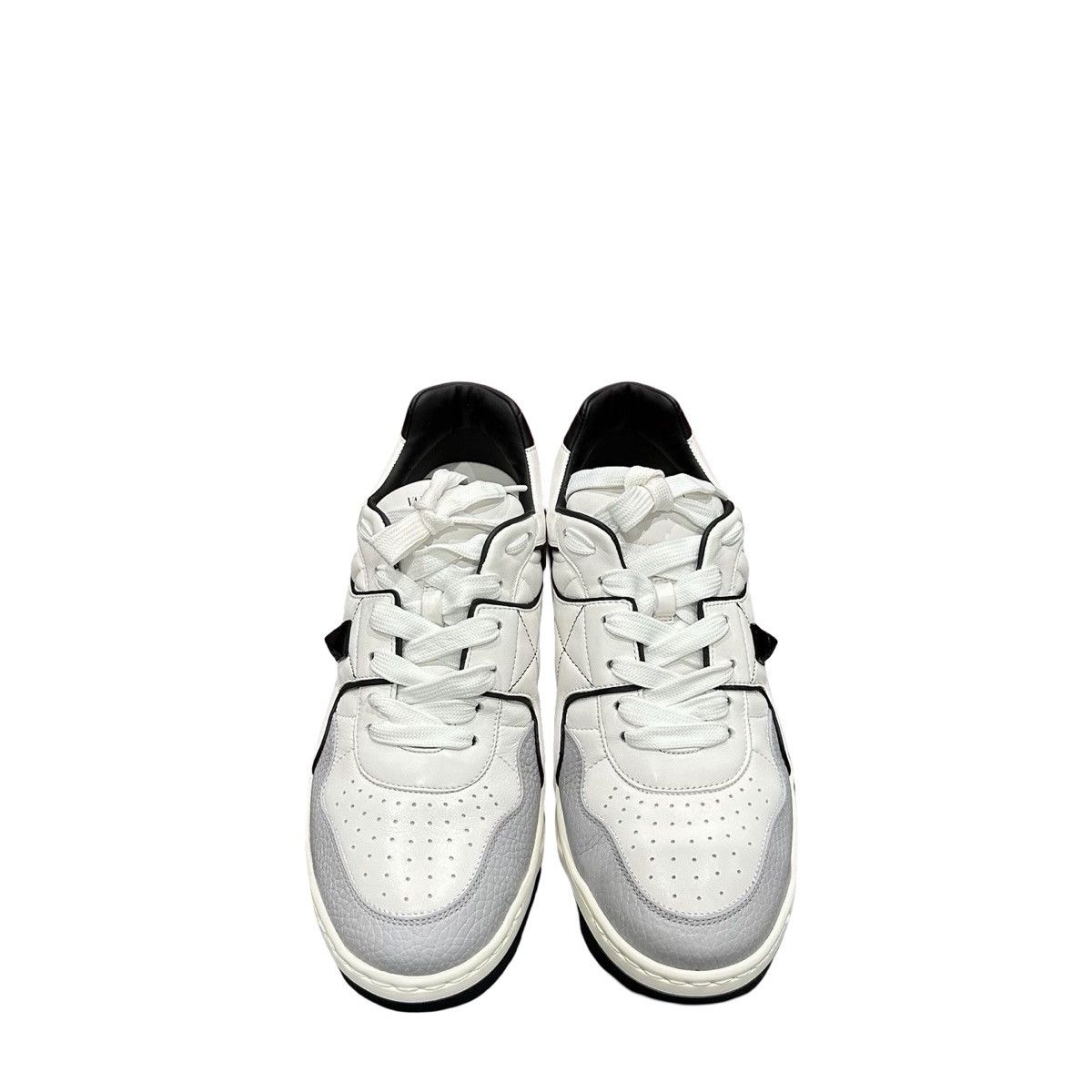 Valentino Valentino Garavani One Stud calfskin low-top sneakers Size US 11 / EU 44 - 2 Thumbnail