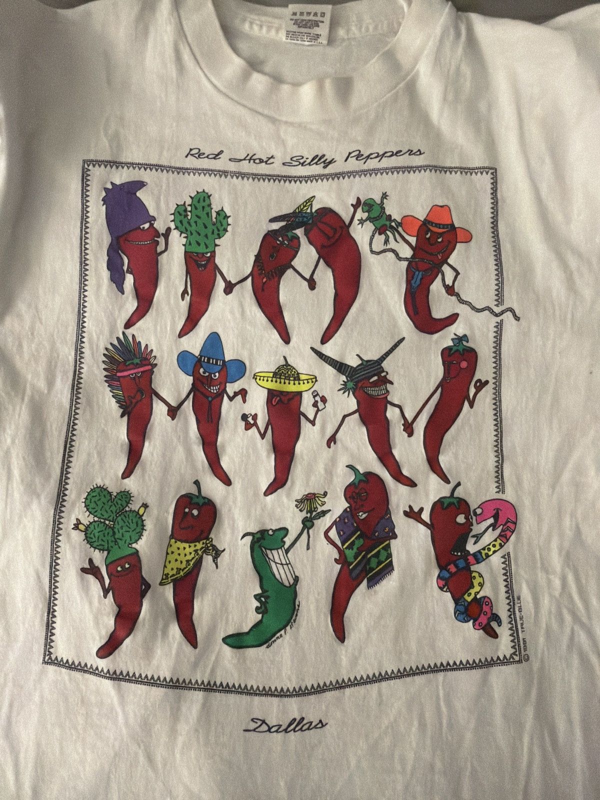 Vintage Vintage Red Hot ChillinPeppers RHCP tour shirt Dallas Size US M / EU 48-50 / 2 - 2 Thumbnail