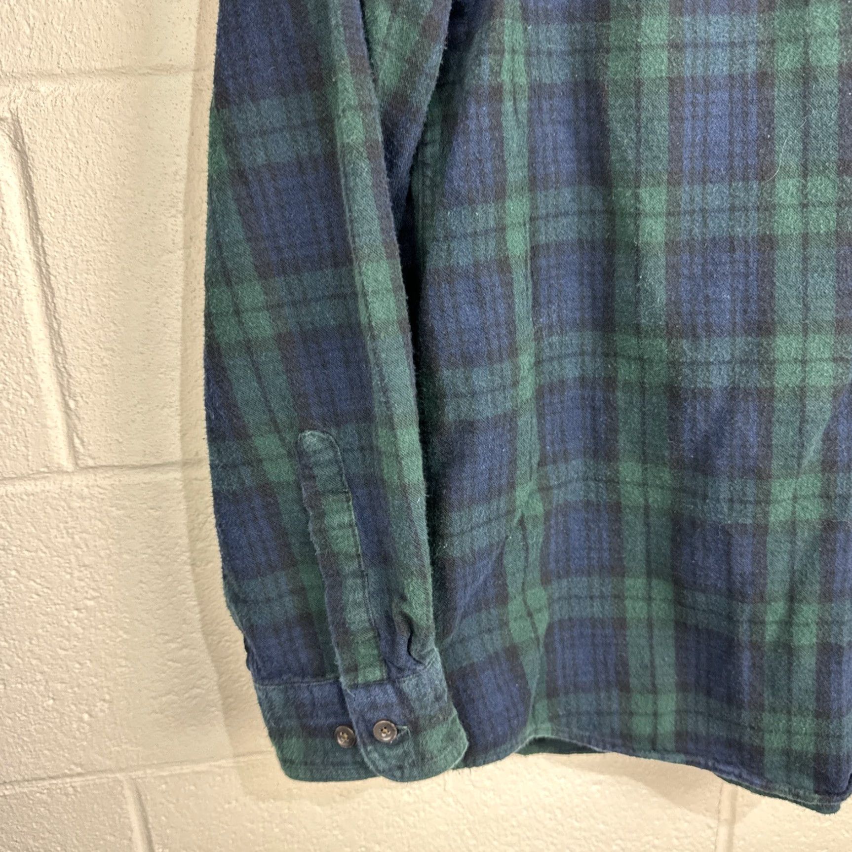 Vintage VINTAGE LL Bean Men’s Flannel Shirt XL Long Sleeve Green Blue Scotch Plaid Pocket Button-Down Career Casual 90s Mens Size US XL / EU 56 / 4 - 7 Thumbnail