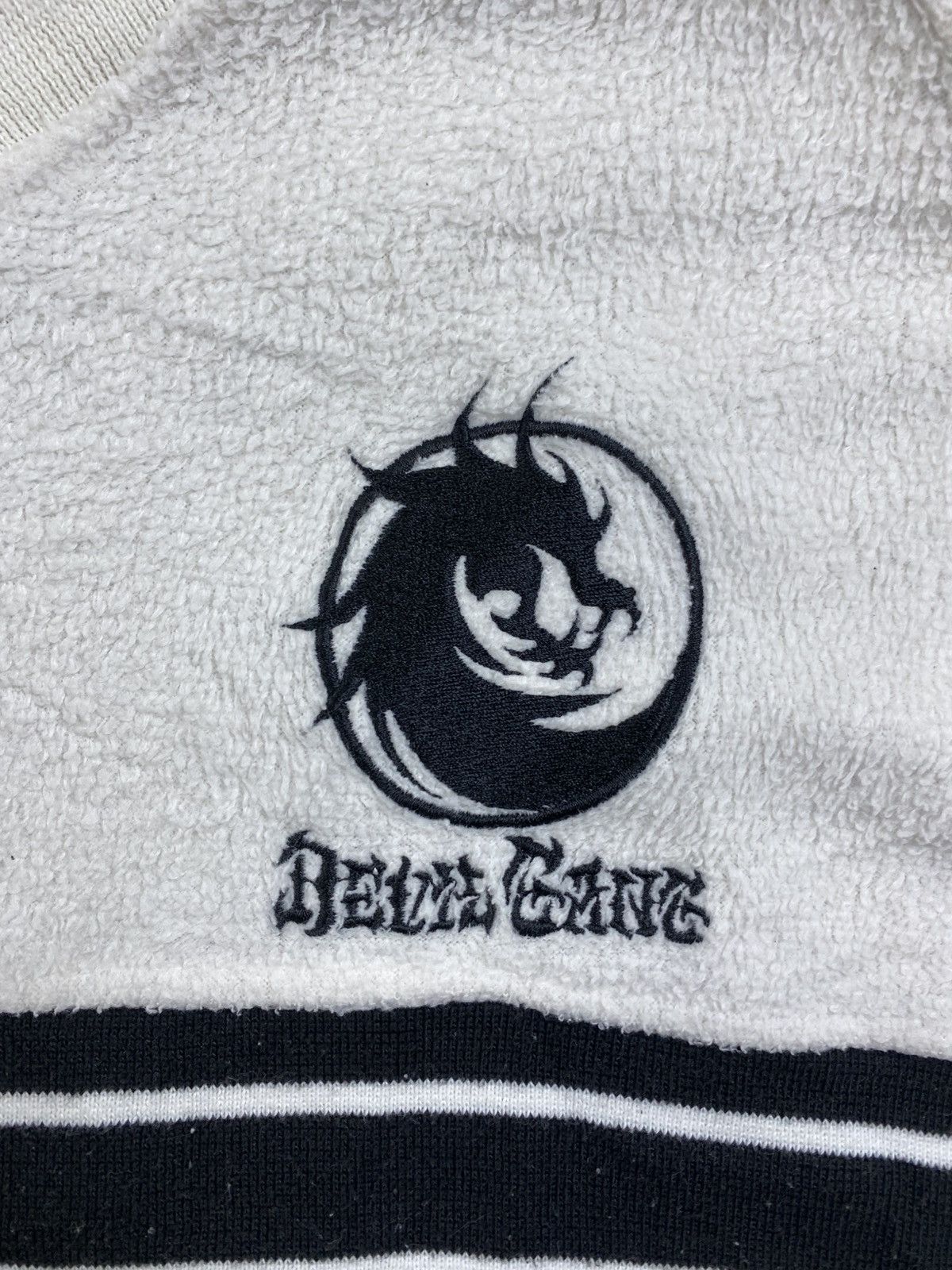 Japanese Brand × Vintage Vintage Devil Gang Cross Logo Dragonfly Sweatshirt Size US M / EU 48-50 / 2 - 5 Thumbnail