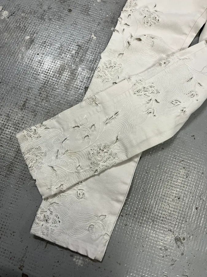 Designer × Roberto Cavalli × Vintage 2000s Roberto Cavalli Cowboy Embellished White Pants Size 24" / US 00 / IT 34 - 6 Thumbnail