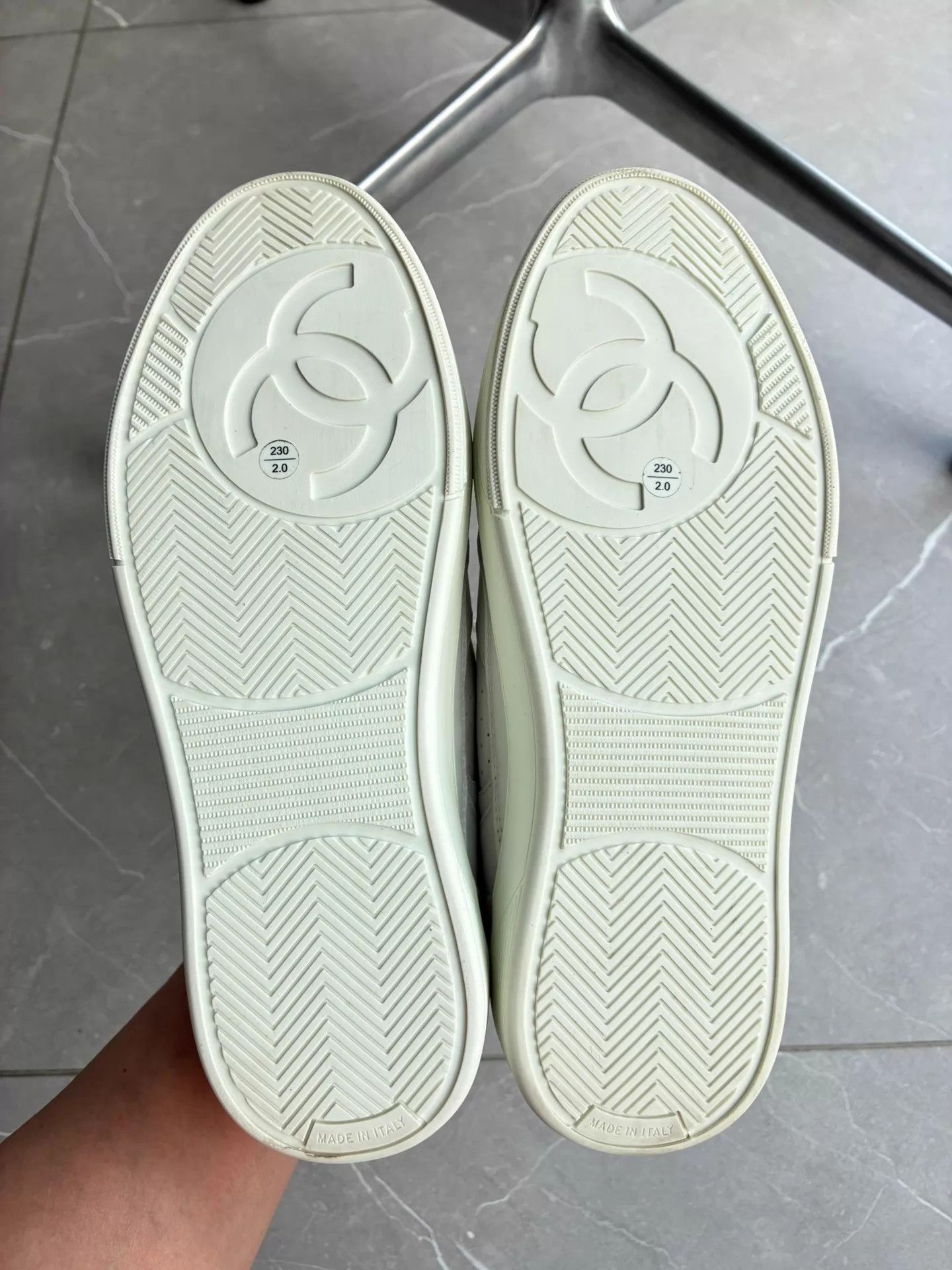 Chanel Chanel 23A White Leather Sneaker 36.5 Size US 6 / IT 36 - 6 Thumbnail