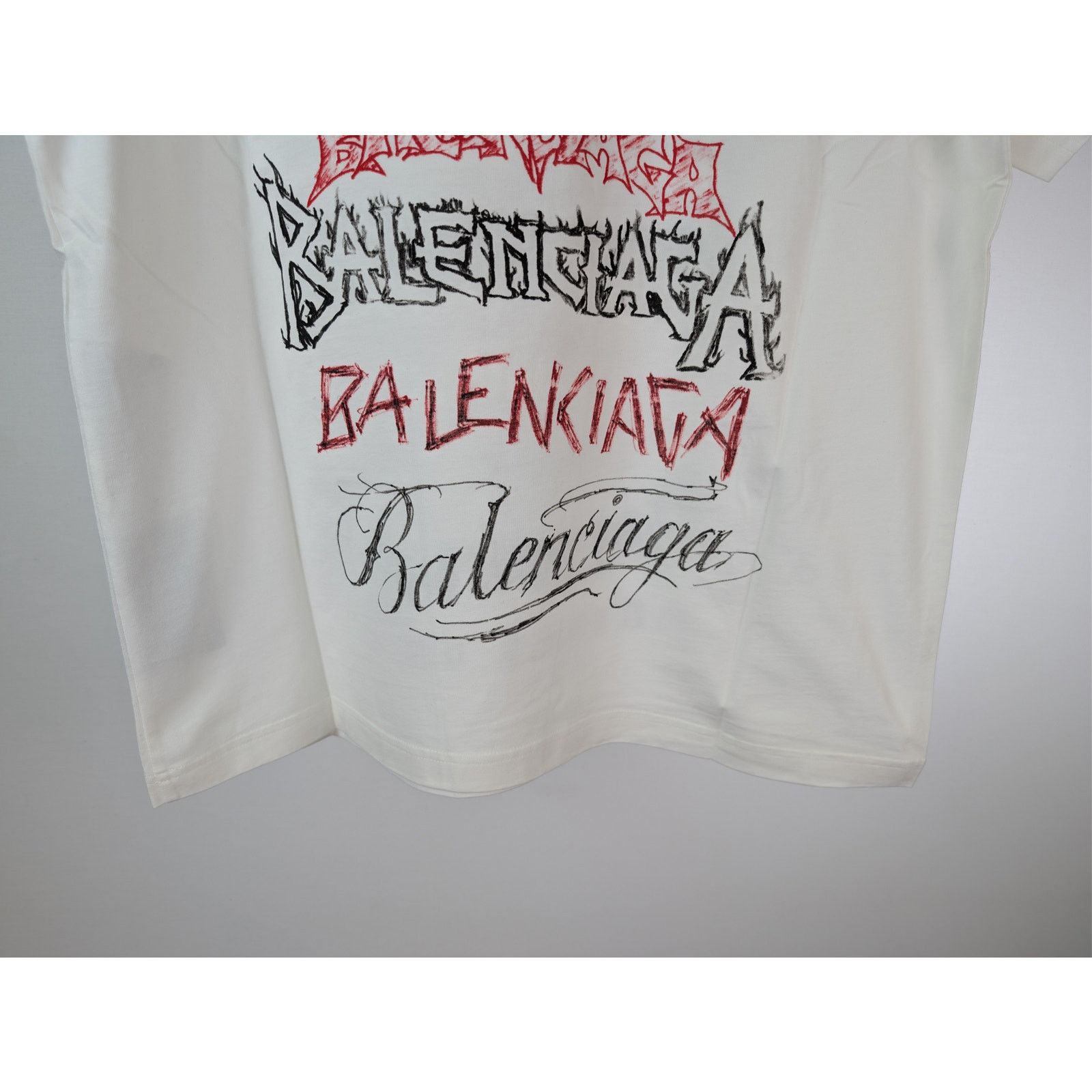 Balenciaga o1rshd1 Heavy Graphic Print DIY Metal Logo T-shirt in White Size US S / EU 44-46 / 1 - 12 Thumbnail