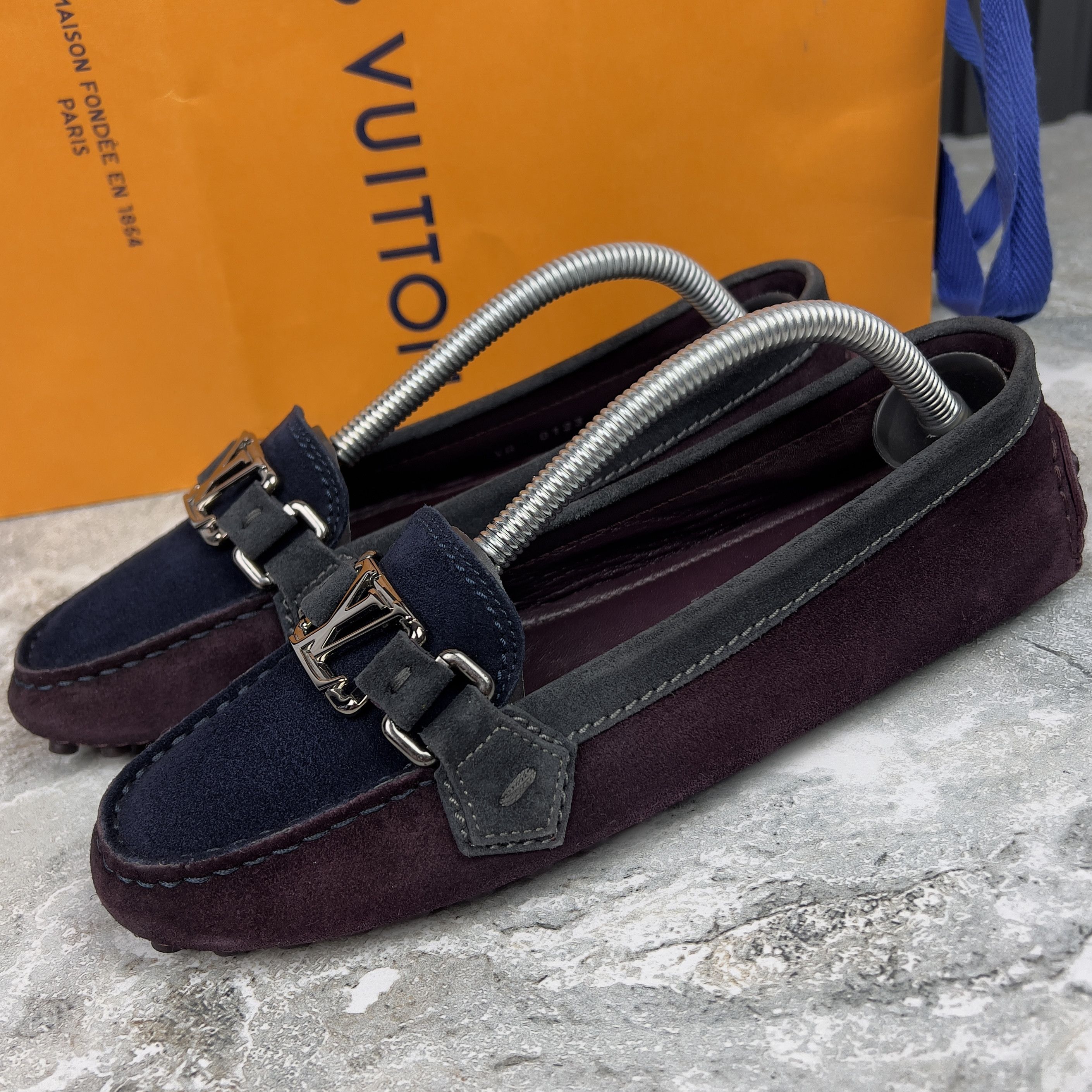 Louis Vuitton Gloria Driving Moccasin Suede Size US 6.5 / IT 36.5 - 1 Thumbnail