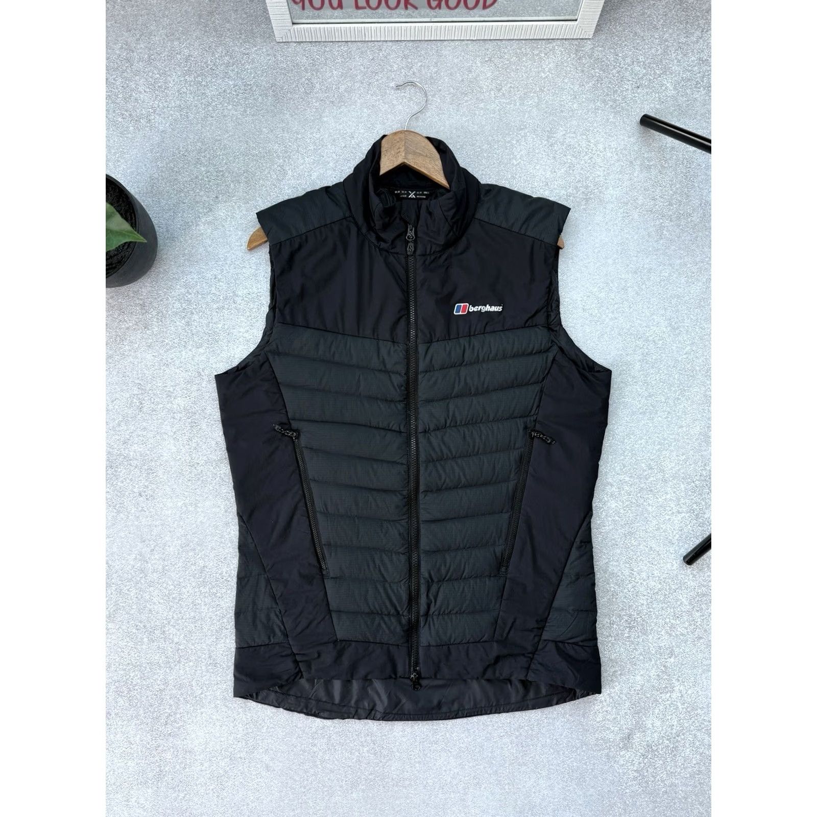 Berghaus Berghaus Down Vest Men’s Gilet Hydrodown Black Pertex Outdoor Style Size M Vest Mens Berghaus Gilet Outdoor Black Down Vest Hydrodown Size US M / EU 48-50 / 2 - 2 Thumbnail