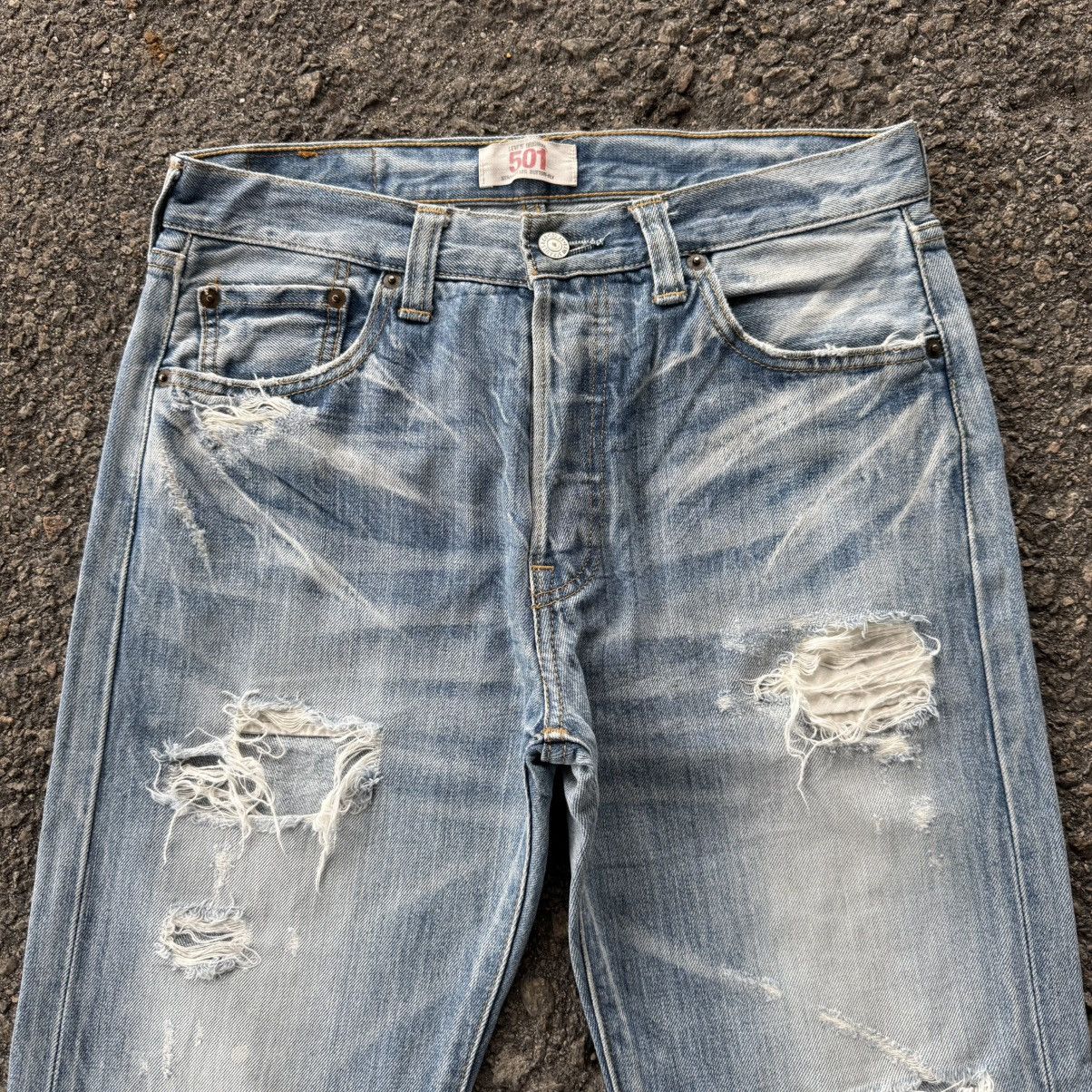 Levi's Vintage Clothing VINTAGE LEVI’S 501 DISTRESSED JEAN DENIM PANTS Size US 31 - 6 Thumbnail