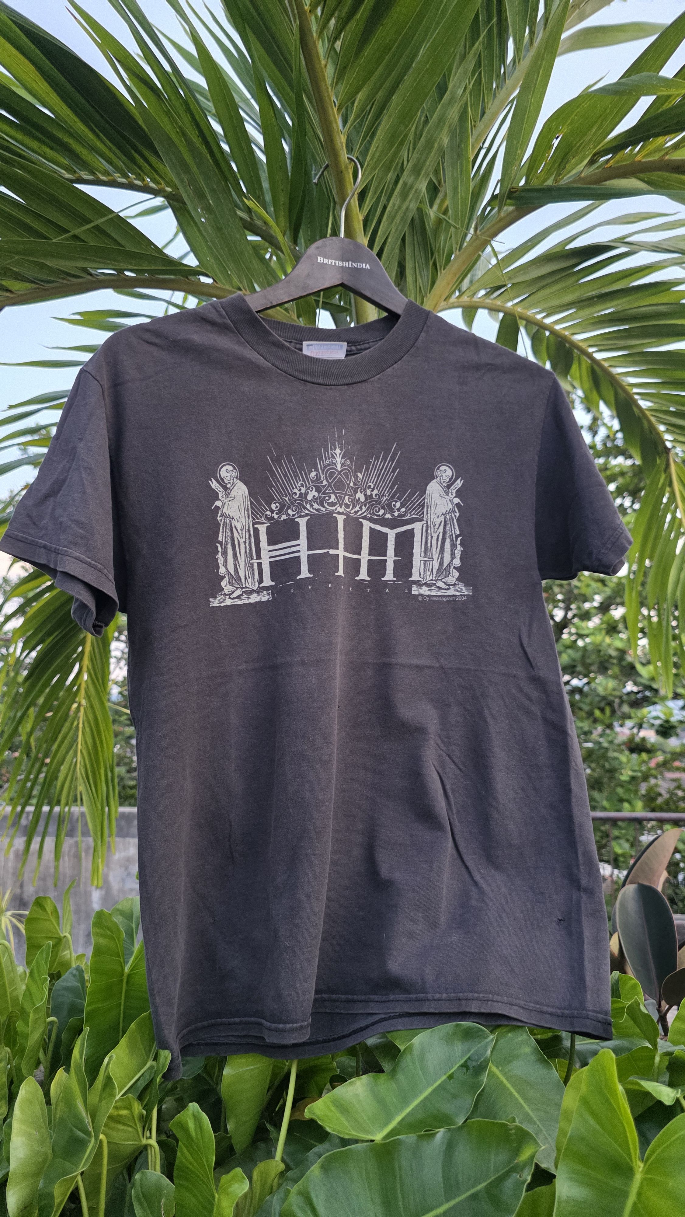 Band Tees HIM LOVE METAL DESIGN Y2k 2004 HEARTAGRAM TSHIRT Size US S / EU 44-46 / 1 - 1 Thumbnail