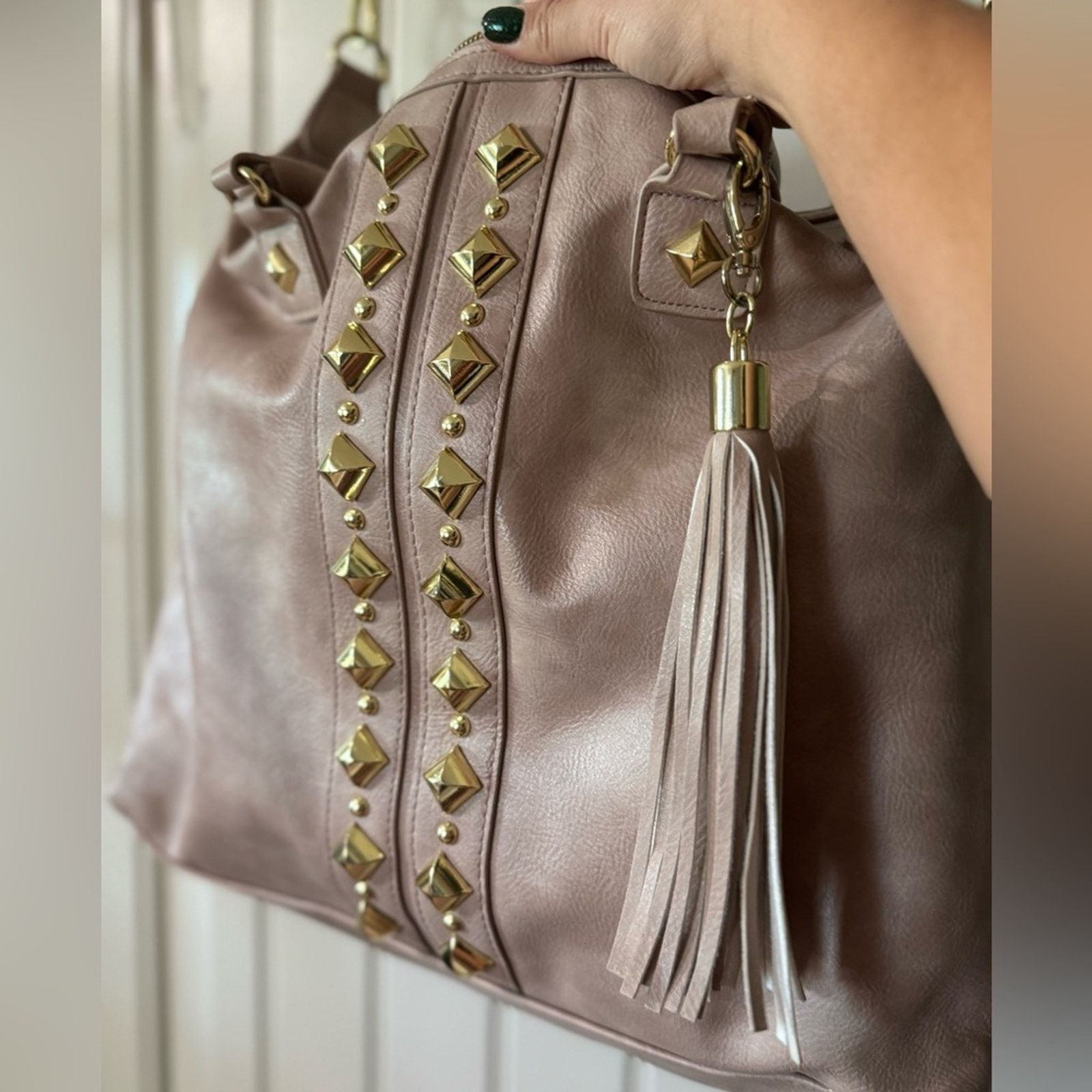 Steve Madden STEVE MADDEN🌟 Mauve with Gold Studs, Oversized Shoulder Bag Size ONE SIZE - 4 Thumbnail
