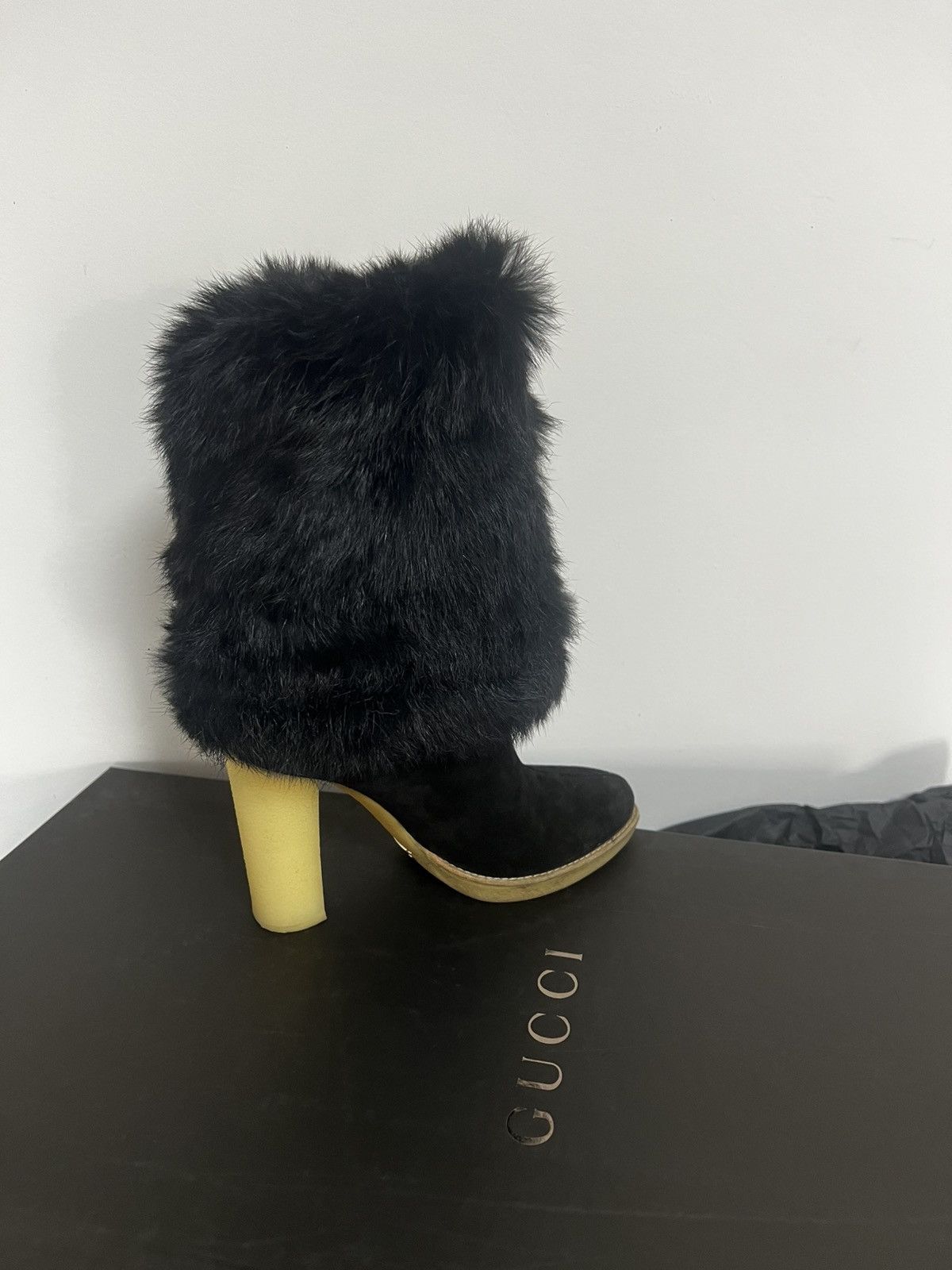 Gucci Gucci black leather boots 36 fur Size US 6 / IT 36 - 4 Thumbnail