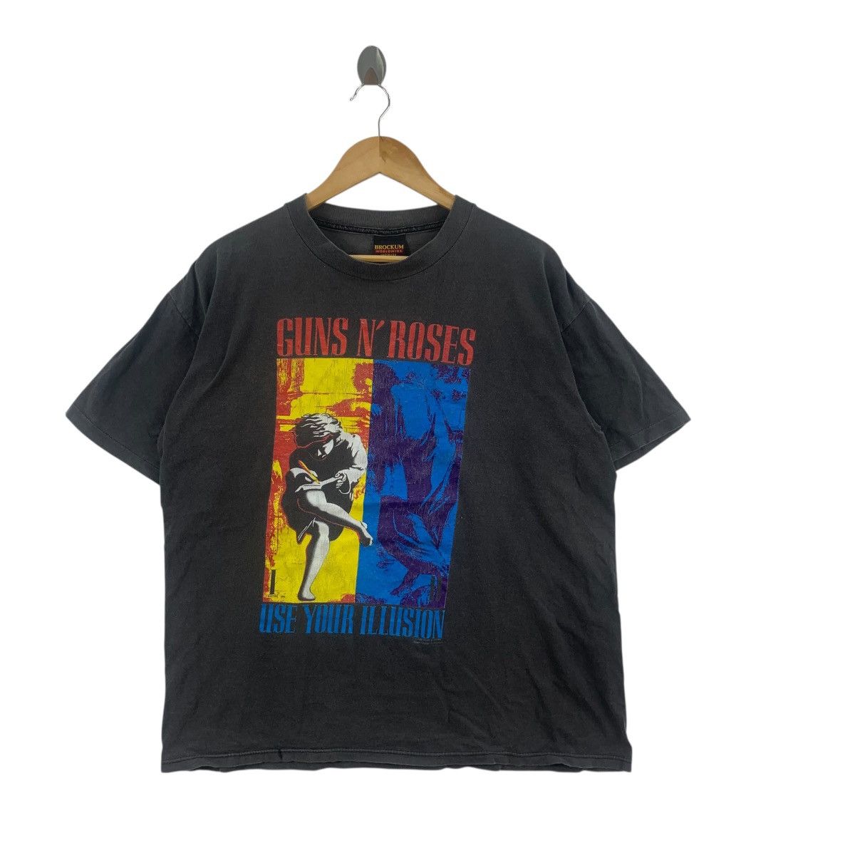 Band Tees Vintage 1992 GUN N’ ROSES Use Your Illusion Tour Tee Shirt Size US XL / EU 56 / 4 - 4 Thumbnail