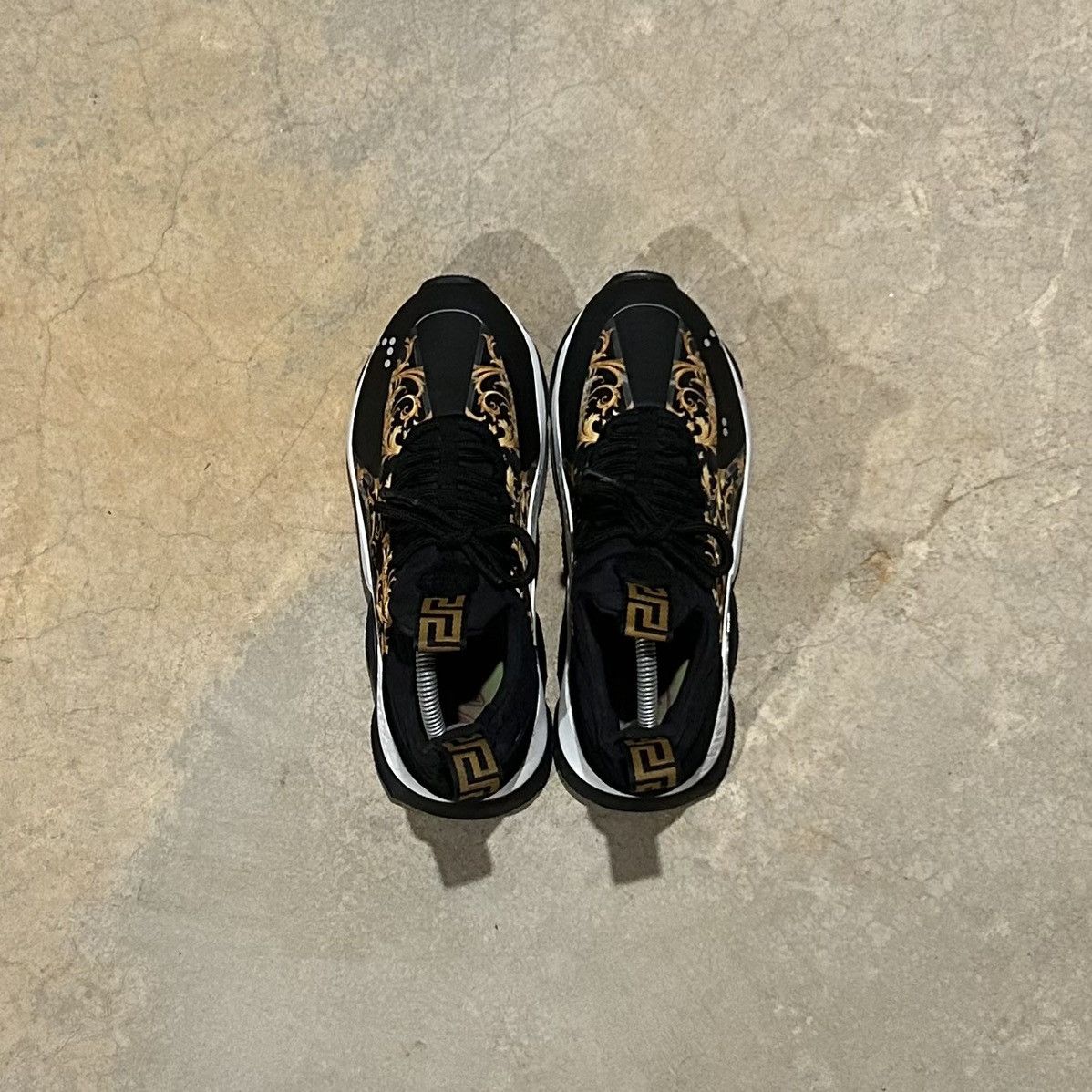 Designer × Versace Versace Cross Chainer Baroque Print Gold Black Shoes EU 40.5 Size US 7.5 / EU 40-41 - 12 Thumbnail