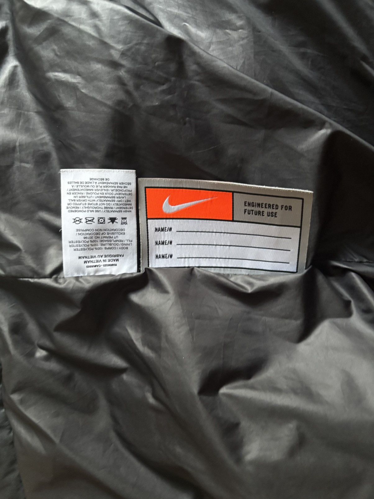Nike Nike Black and Silver Puffer Size US XL / EU 56 / 4 - 5 Thumbnail