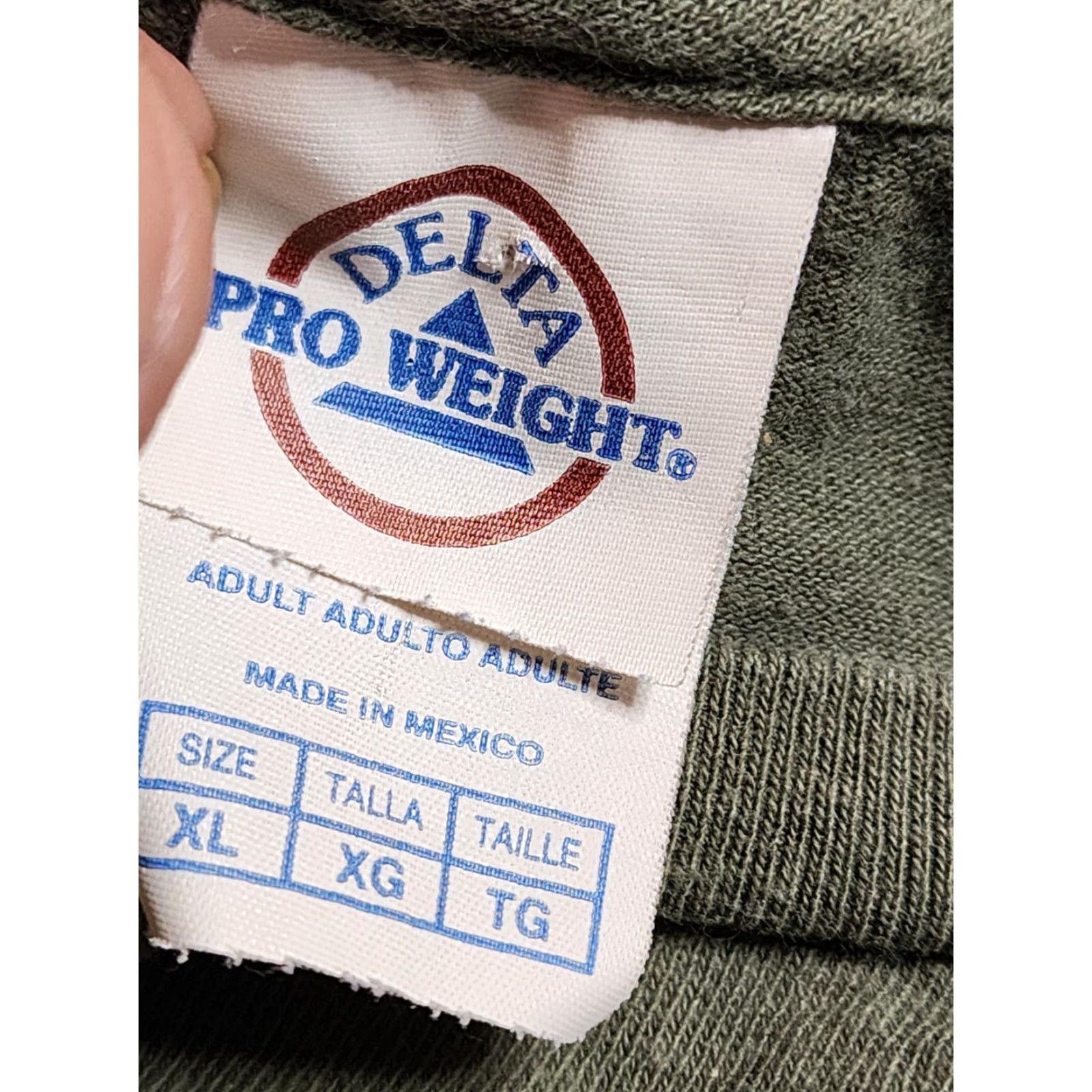 Delta VINTAGE Delta T-Shirt Christmas Funny Y2K 2000s 90s Green Adult Large Mens Womens Unisex Size US L / EU 52-54 / 3 - 4 Thumbnail