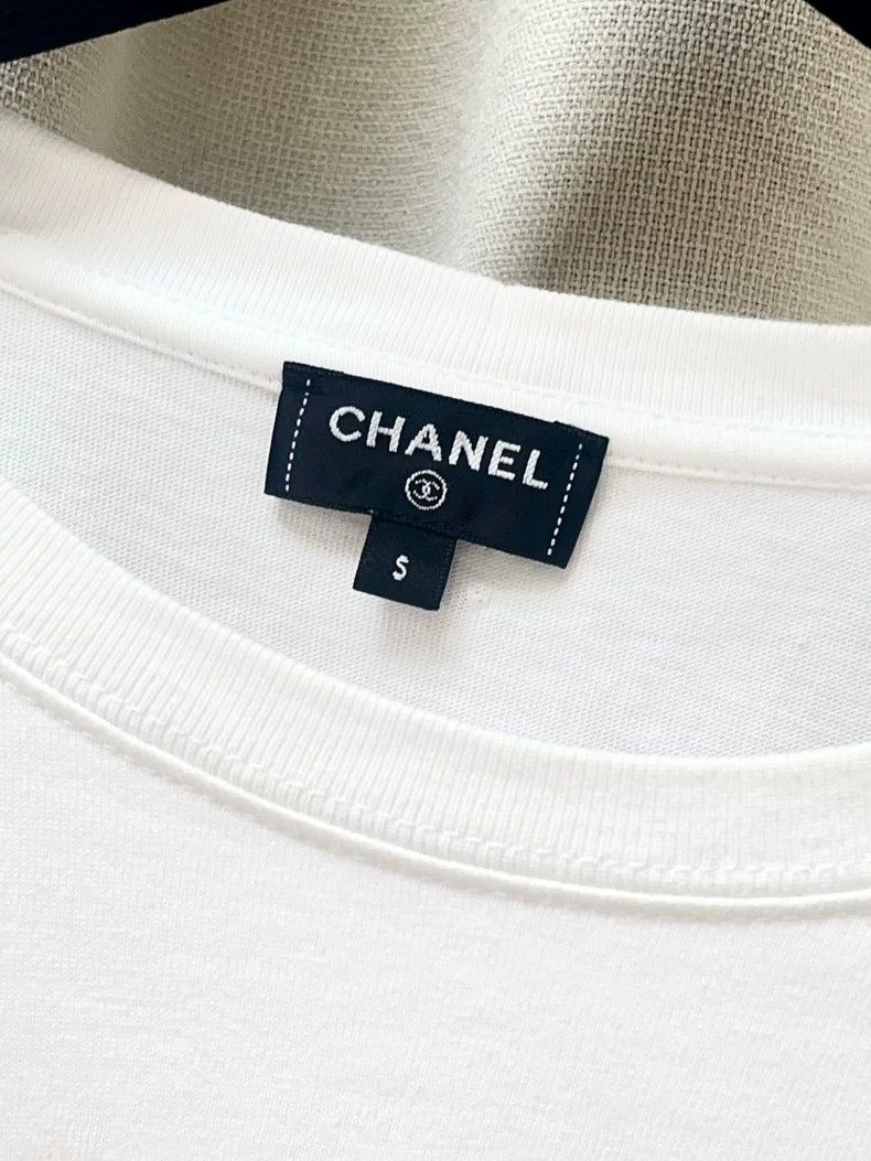Chanel Chanel Pink graffiti love double C white background short- Size S / US 4 / IT 40 - 3 Thumbnail