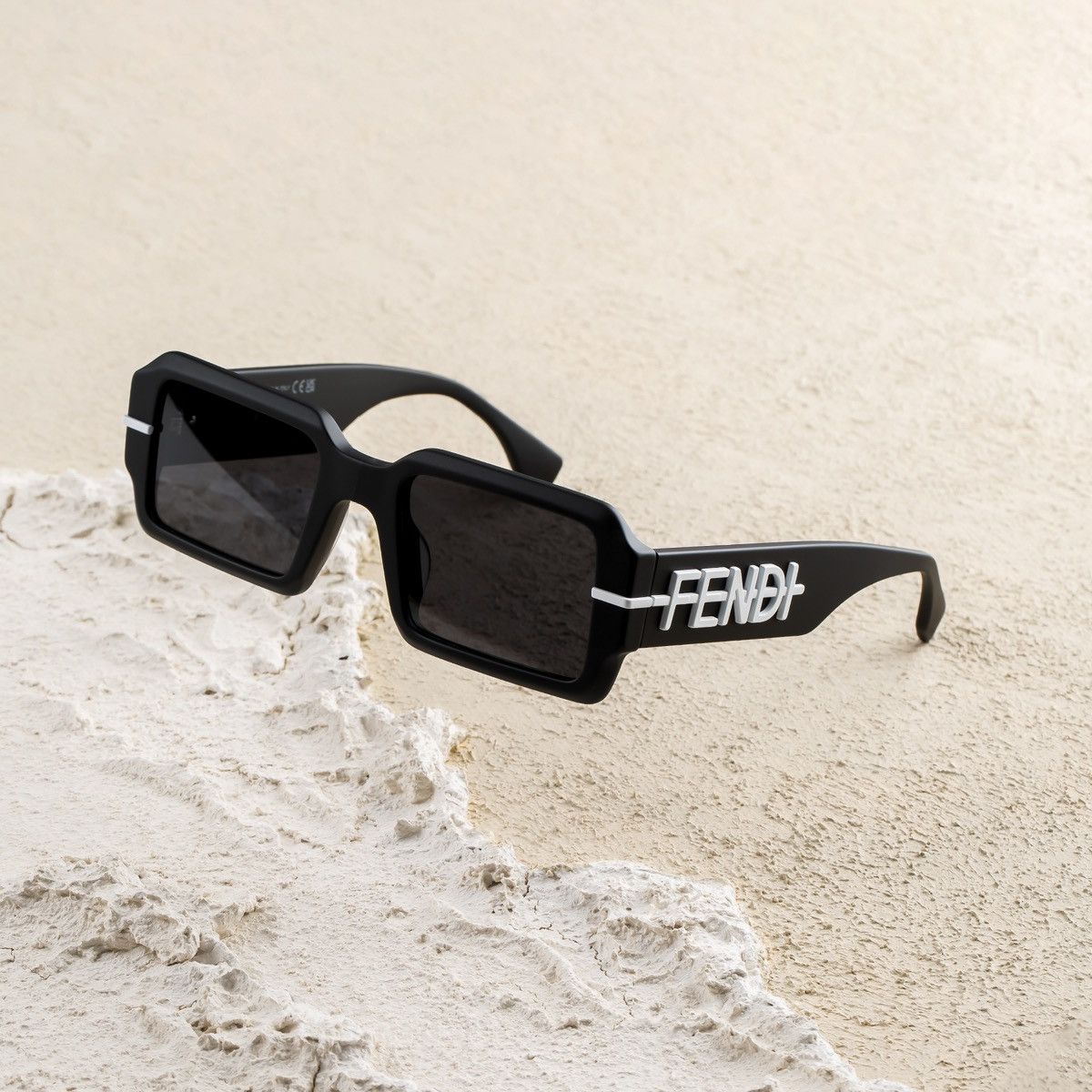 Fendi FENDI GRAPHY FE40073U 02A SUNGLASSES Size ONE SIZE - 1 Thumbnail
