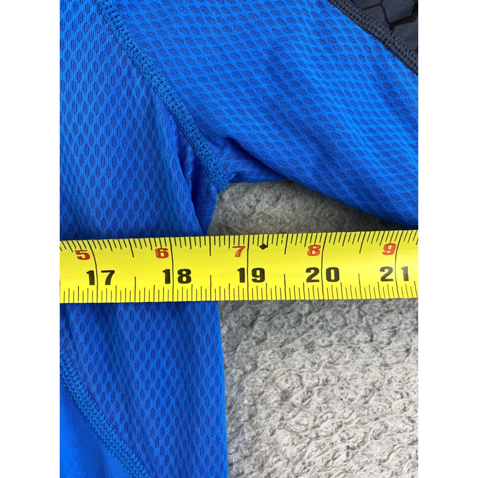 New Balance NEW BALANCE Shirt Adult M Blue Short Sleeve Gym Workout Mens 91-23 Blue Breathable Activewear Shirt Mens M Size US M / EU 48-50 / 2 - 7 Thumbnail