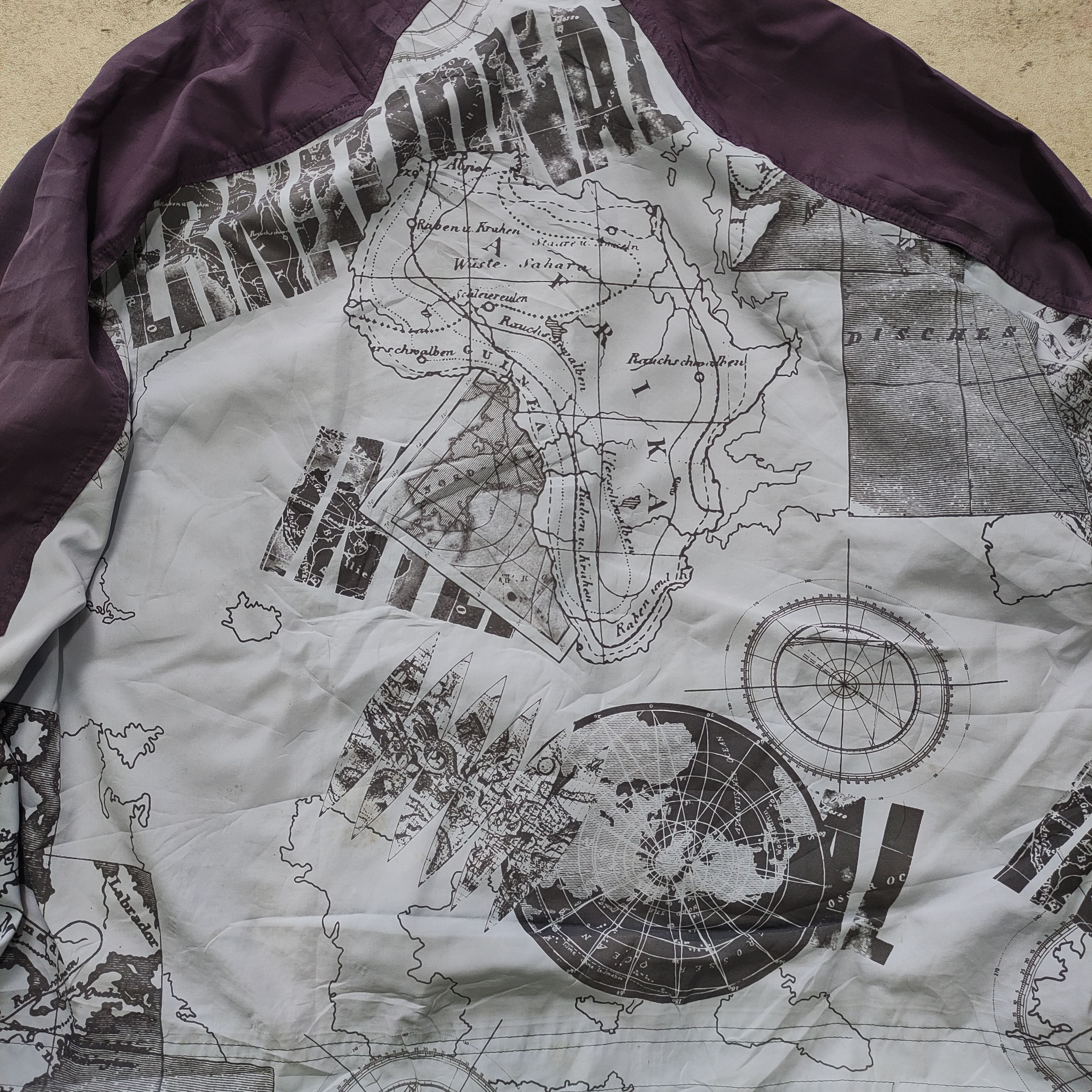 Nike Vintage Nike International Jacket 1990s Size US L / EU 52-54 / 3 - 15 Thumbnail