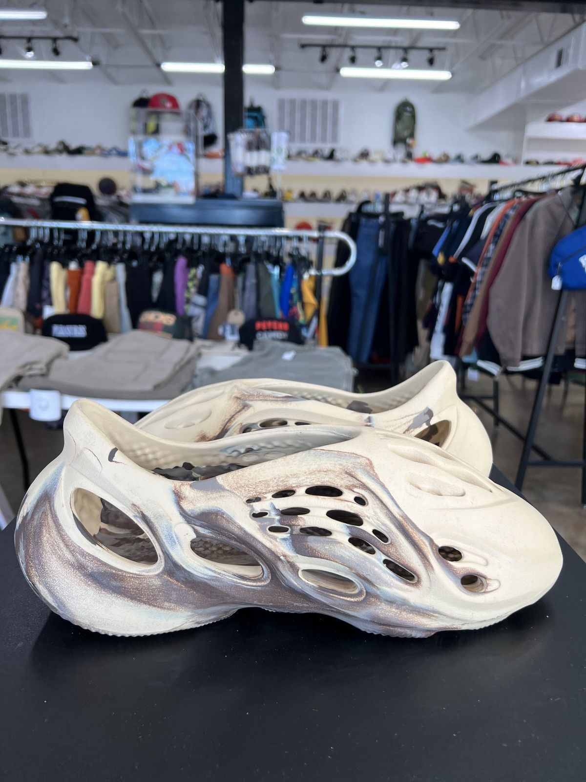 Adidas Adidas Yeezy Foam RNNR Cream Clay Sz. 12 (2021) Size US 12 / EU 45 - 4 Thumbnail