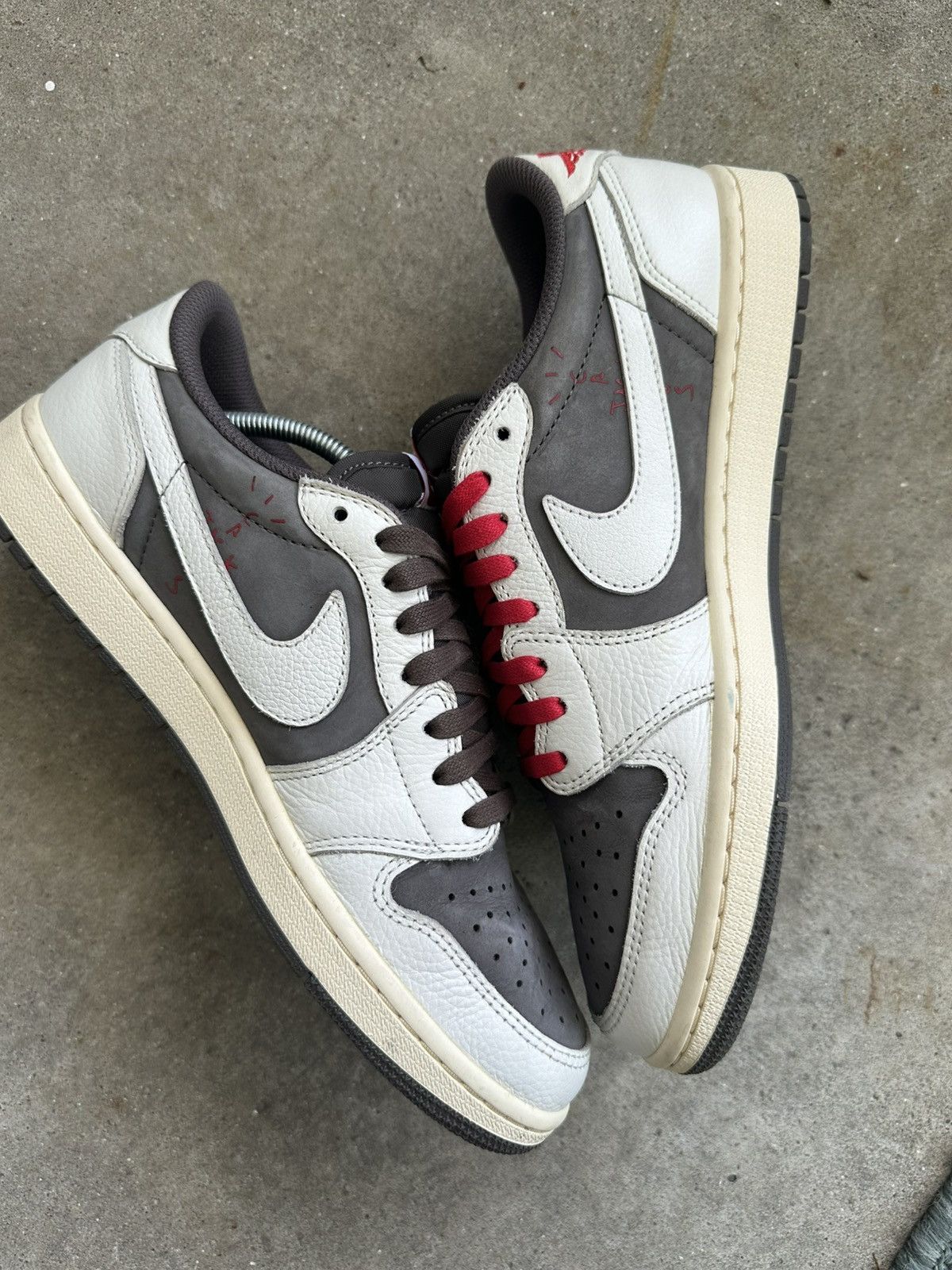 Jordan Brand × Travis Scott Jordan 1 Retro Low OG SP Travis Scott Reverse Mocha size 8.5 Size US 8.5 / EU 41-42 - 2 Thumbnail