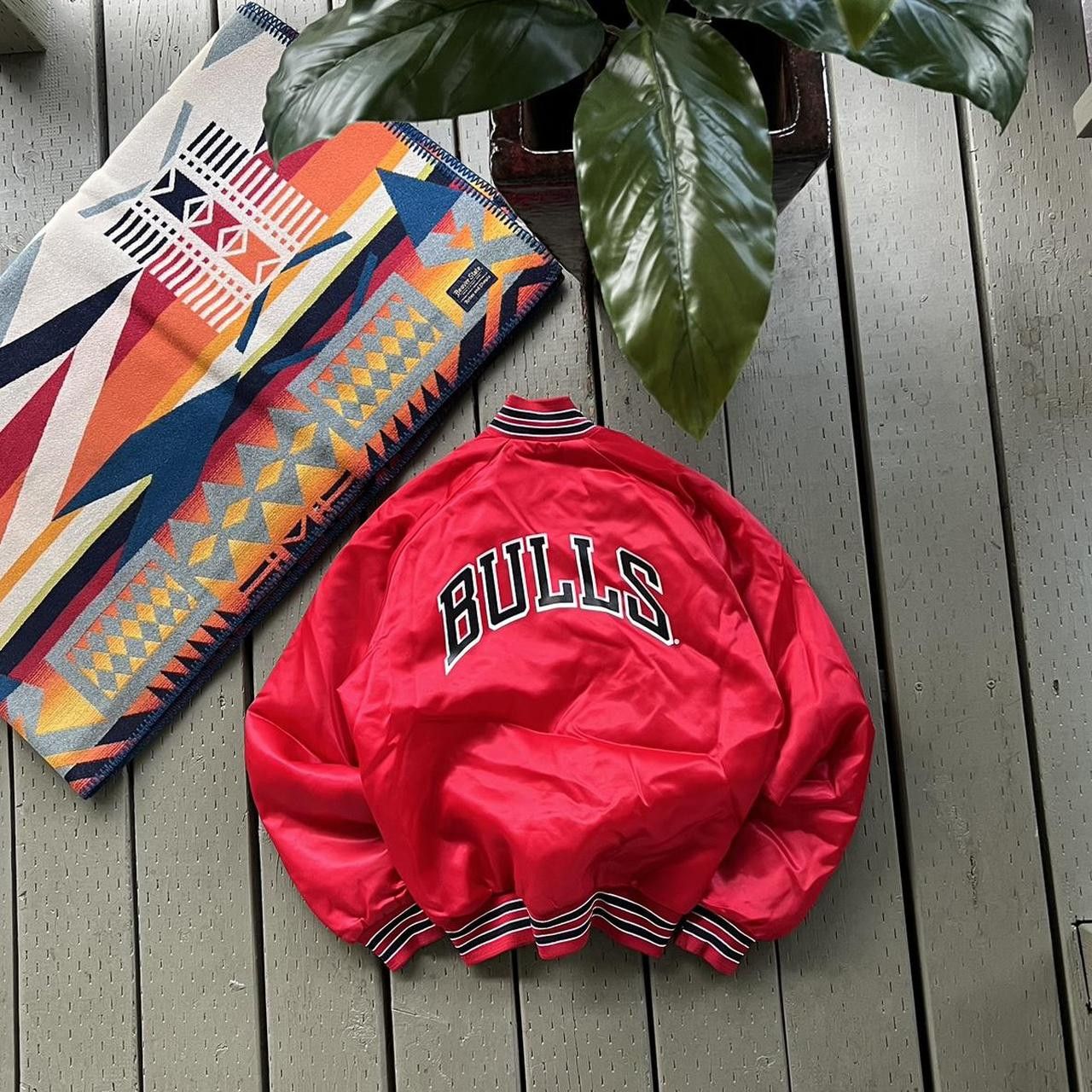 Chalk Line VTG 80s NBA CHICAGO BULLS CHALK LINE SATIN BOMBER JACKET Size US S / EU 44-46 / 1 - 1 Thumbnail