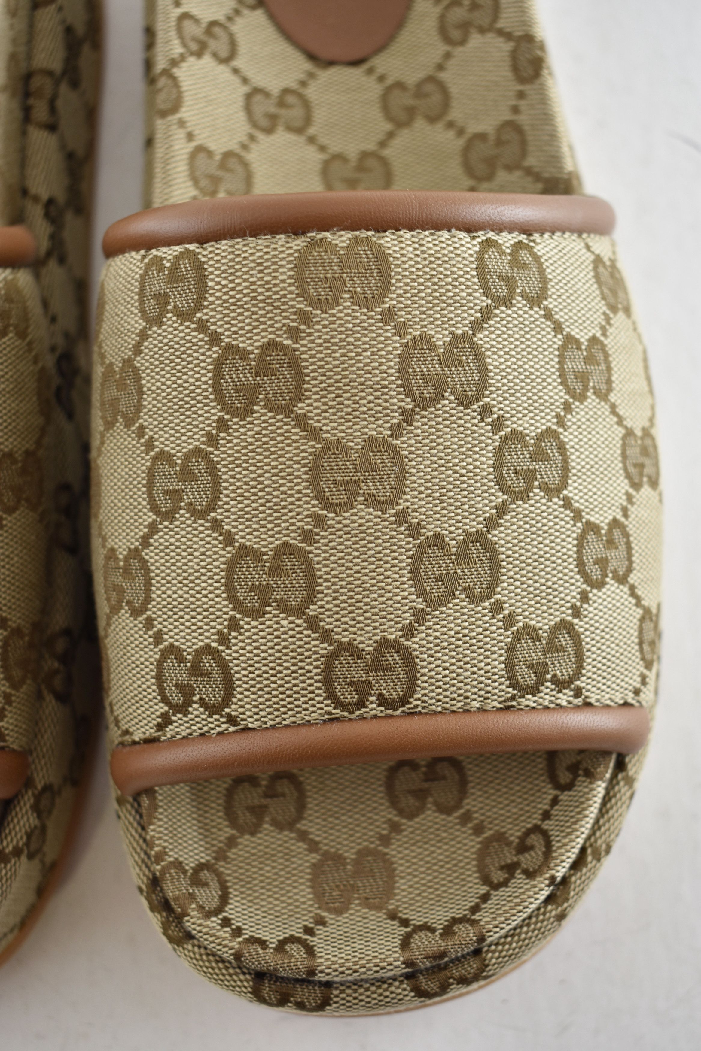 Gucci Gucci Brown GG Monogram Logo Flat Slide Platform Sandal 40.5 Size US 10.5 / IT 40.5 - 12 Thumbnail