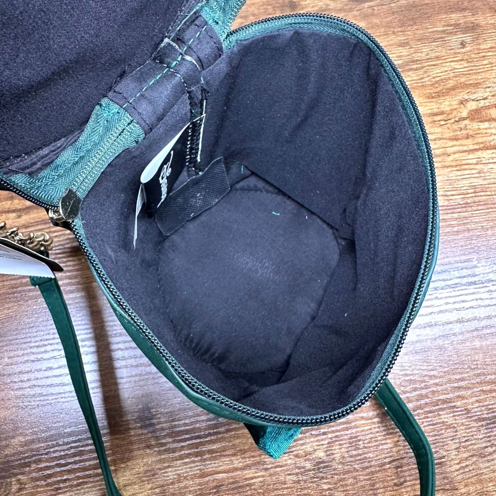 Disney NEW Disney Alice in Wonderland Mad Hatter Green Top Hat Crossbody Bag Size S / US 4 / IT 40 - 7 Thumbnail