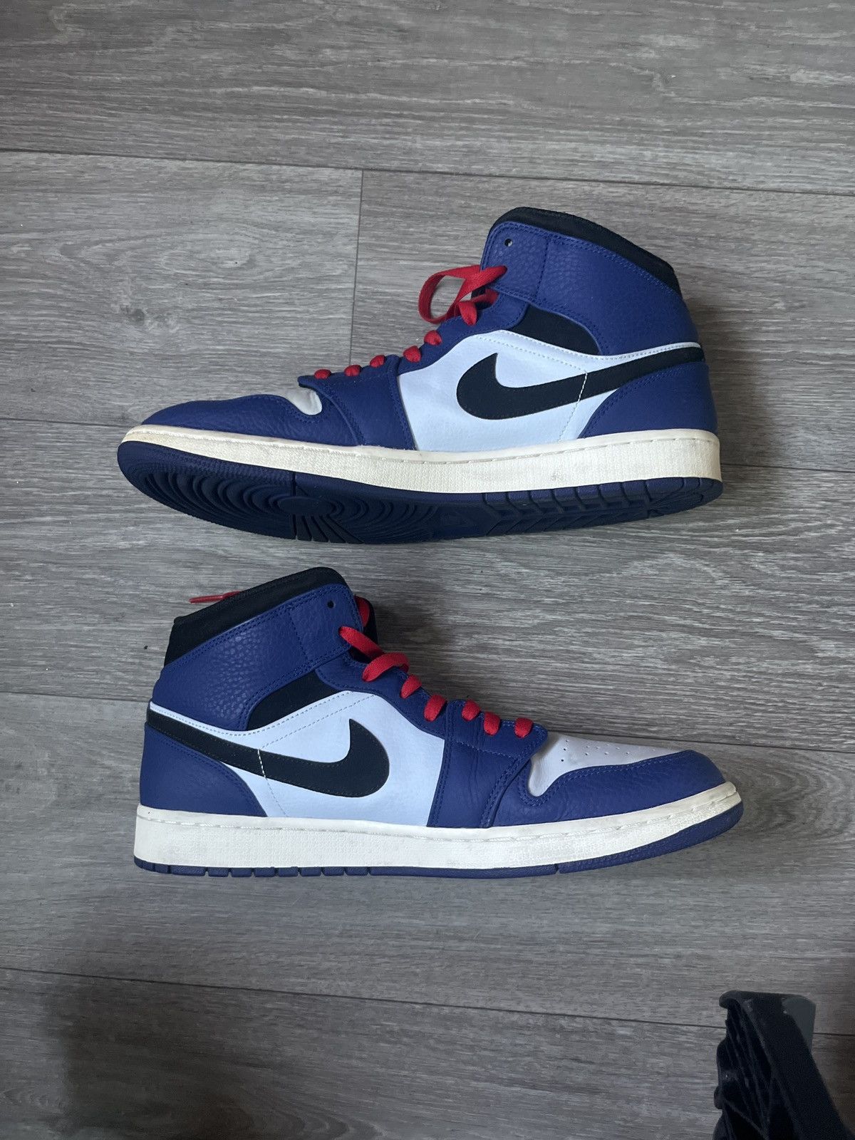 Jordan Brand MEN'S AIR JORDAN RETRO 1 HIGH OG BLUE AND RED SHOES Size US 13 / EU 46 - 2 Thumbnail