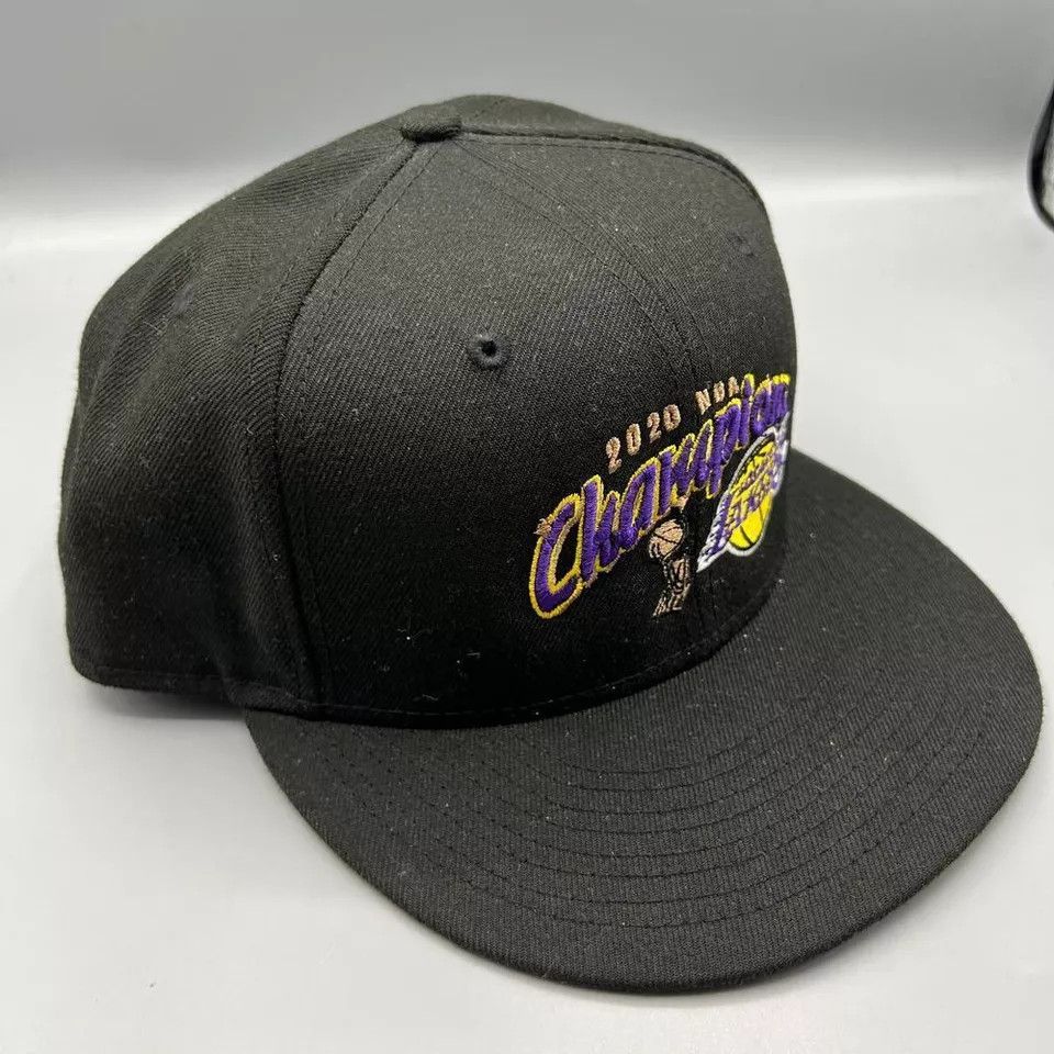 New Era Los Angeles LA Lakers Hat Men 2020 NBA Champions Snap Back Size ONE SIZE - 3 Thumbnail