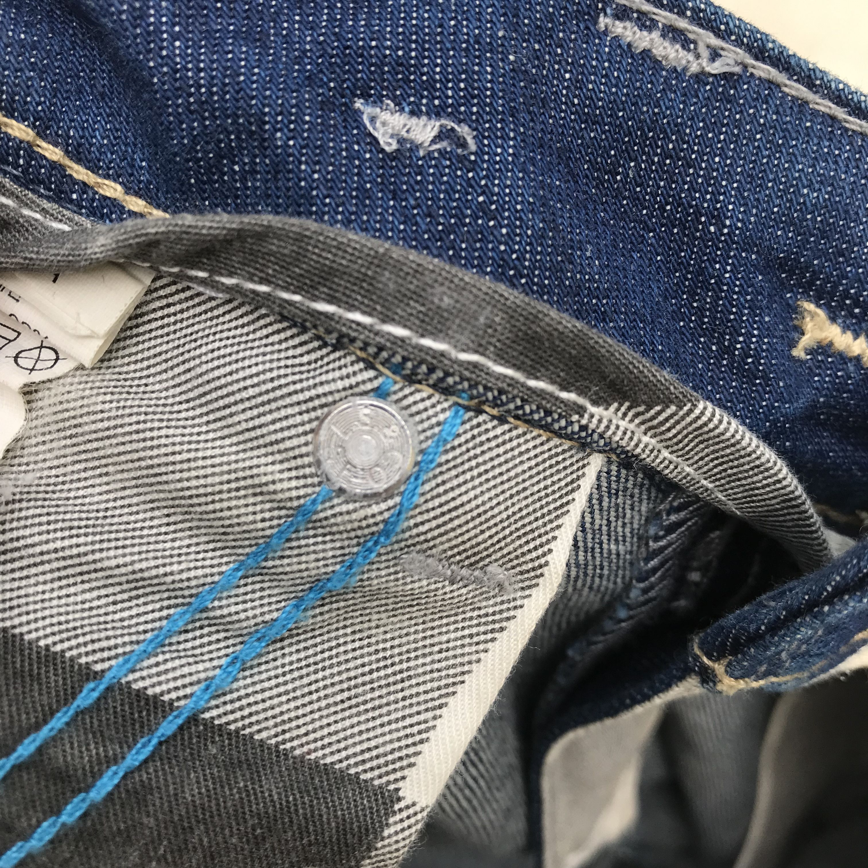 Levi's Vintage Levis Selvedge denim Modern original edition Size US 29 - 11 Thumbnail