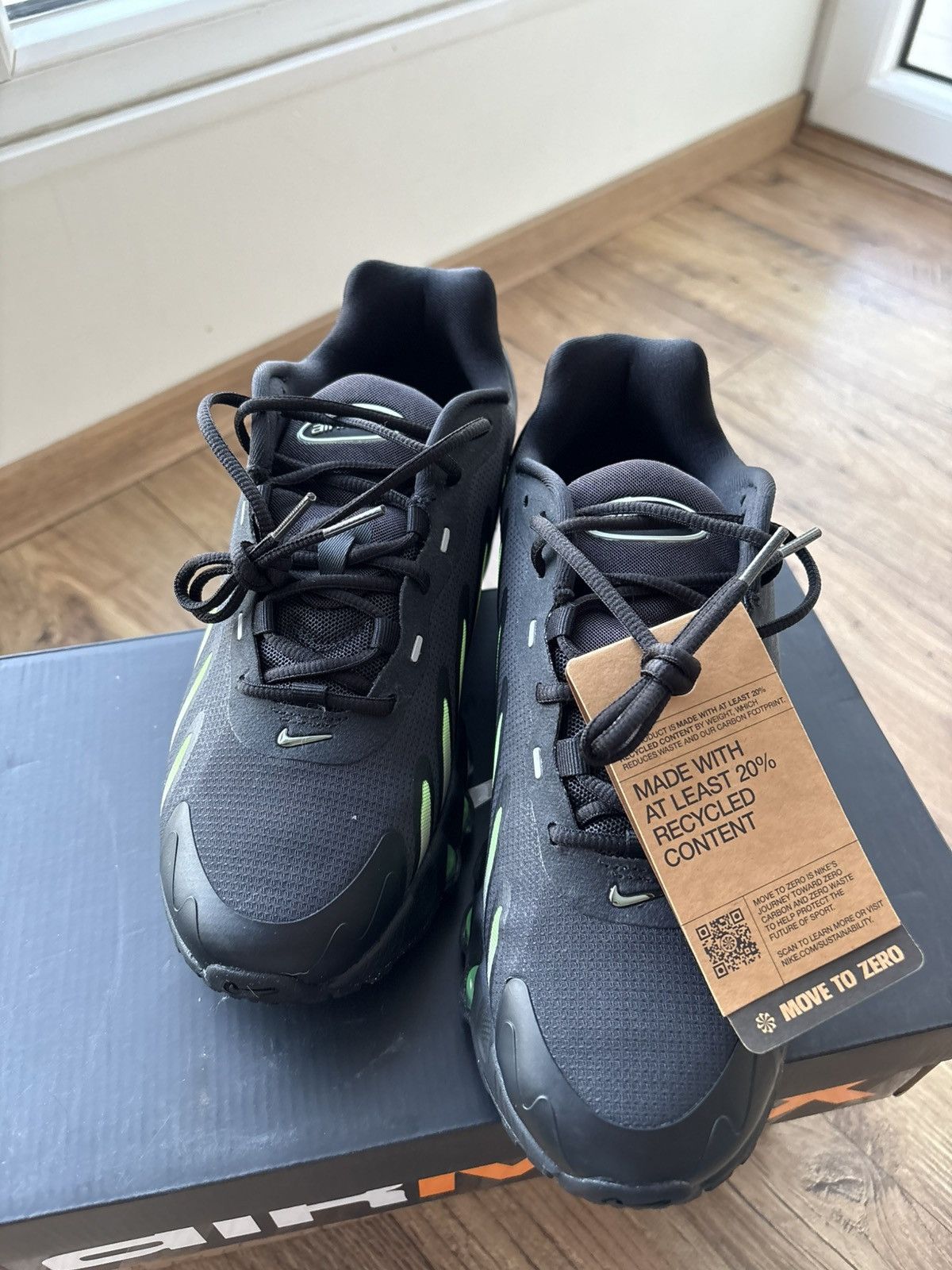 Nike Nike Air Max Dn8 (GS) Size US 7 / EU 40 - 3 Thumbnail
